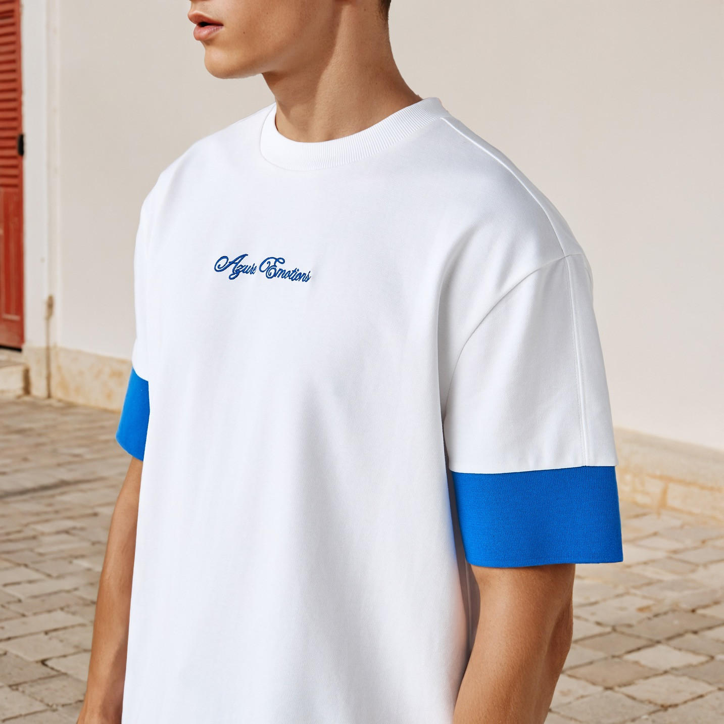 تيشيرت بياقة ضيقة وطبعات من لي كوبر-men-clothing-tshirtsandpolos-tshirts-image-2