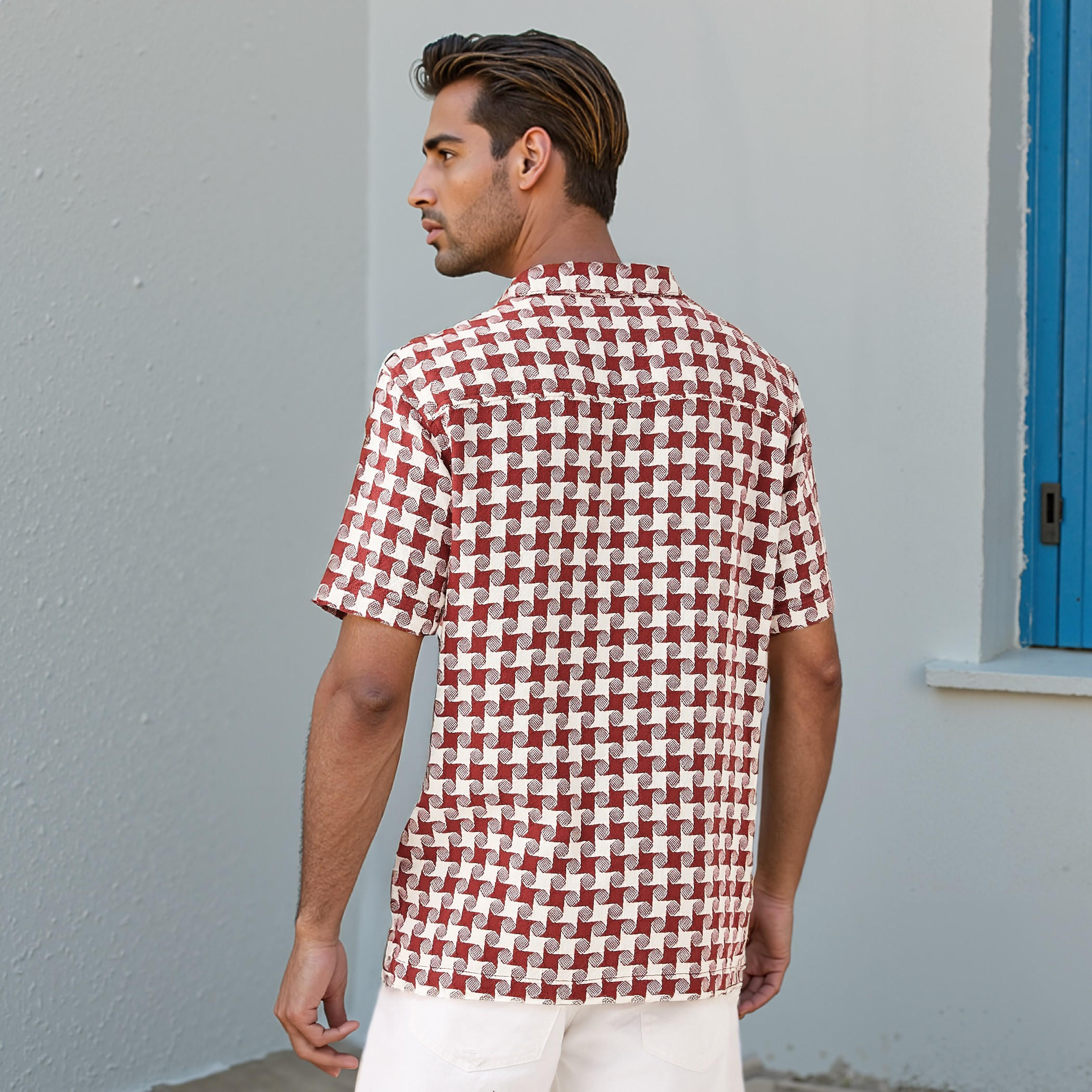 قميص بقصة عادية وطبعات وياقة كامب وأكمام قصيرة من لي كوبر-men-clothing-shirts-image-3