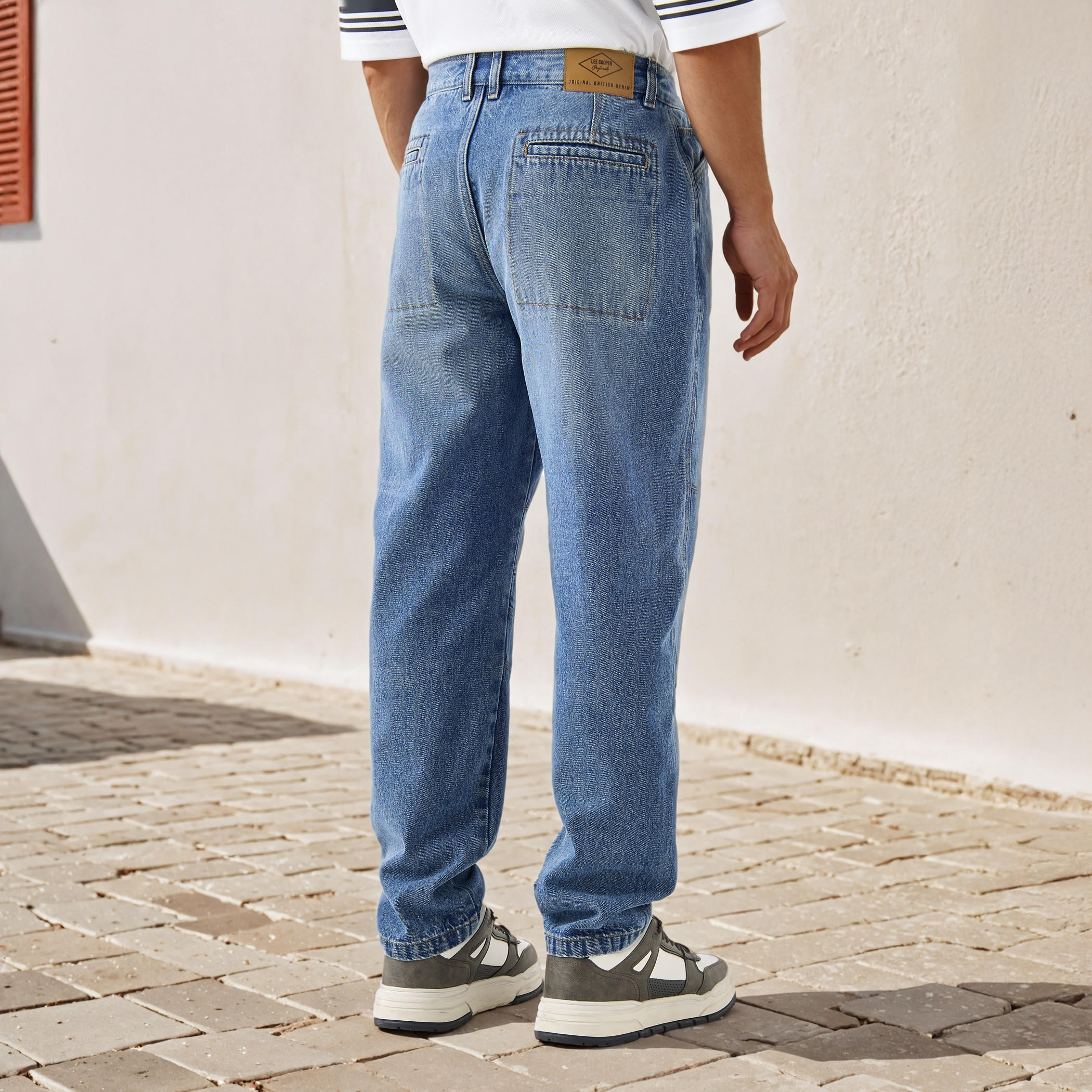 بنطلون جينز بألواح وجيوب من لي كوبر-men-clothing-bottoms-jeans-image-3