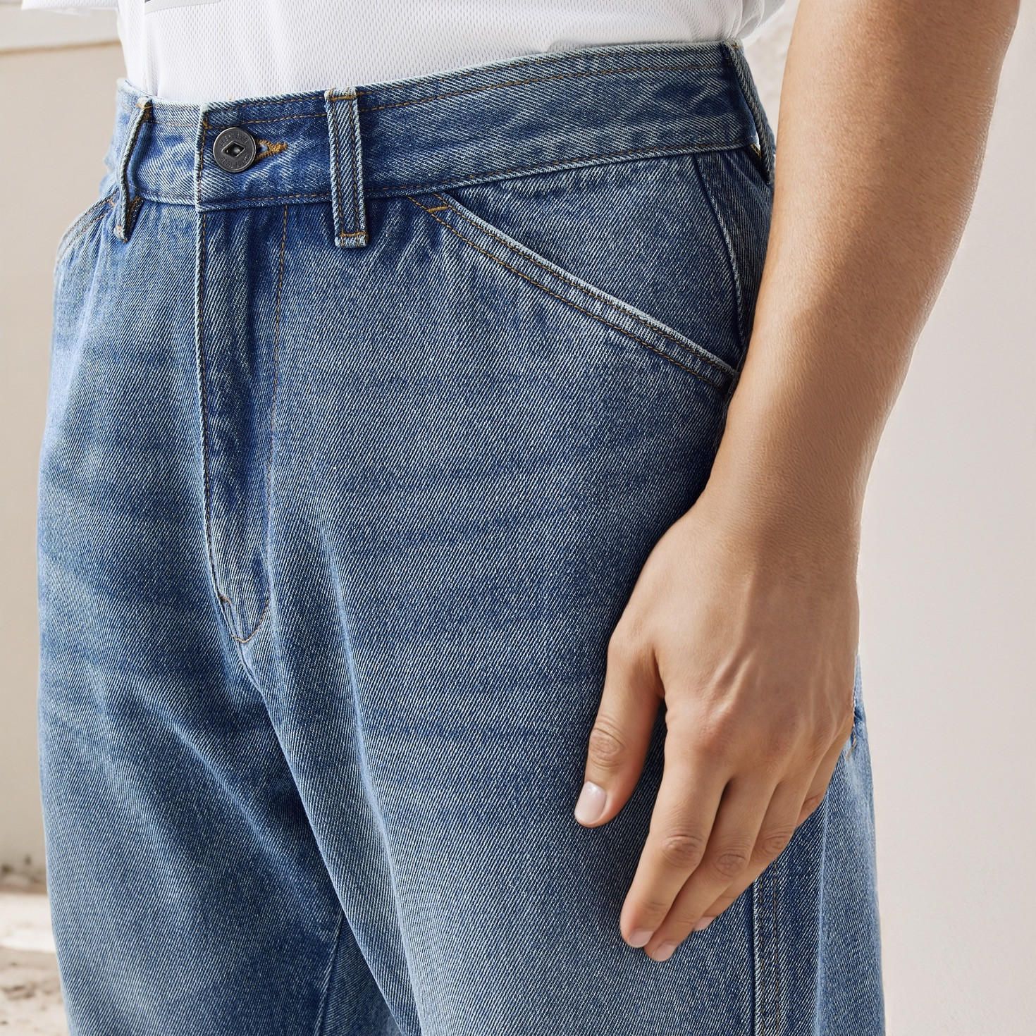 بنطلون جينز بألواح وجيوب من لي كوبر-men-clothing-bottoms-jeans-image-2