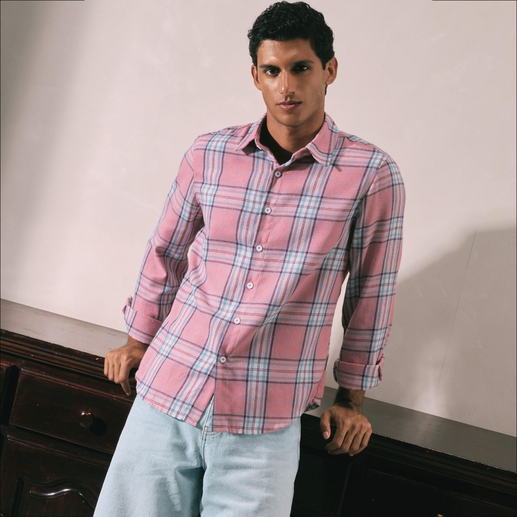 قميص كاروهات بياقة وقصة عادية من لي كوبر-men-clothing-shirts-image-6