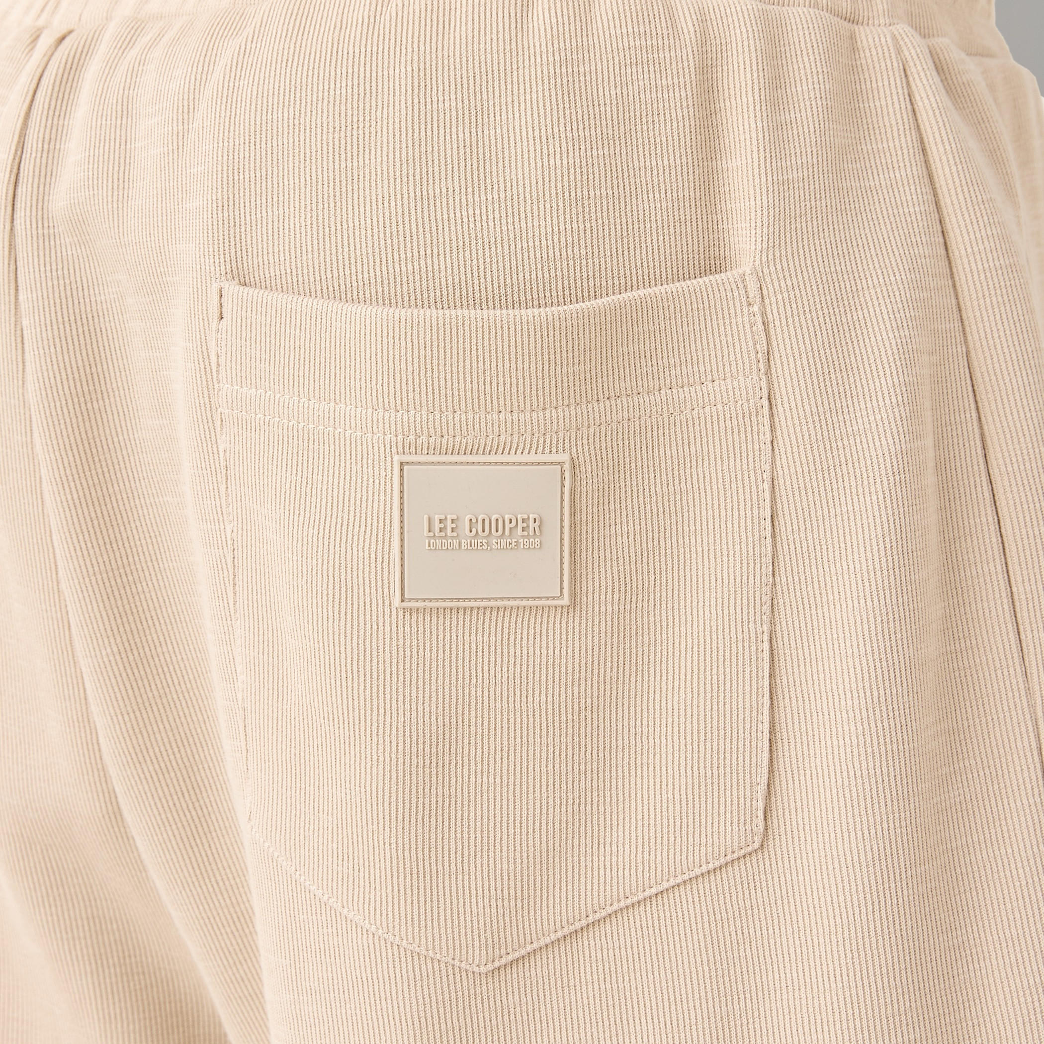 شورت برباط إغلاق وزخارف من لي كوبر-men-clothing-bottoms-shorts-image-1