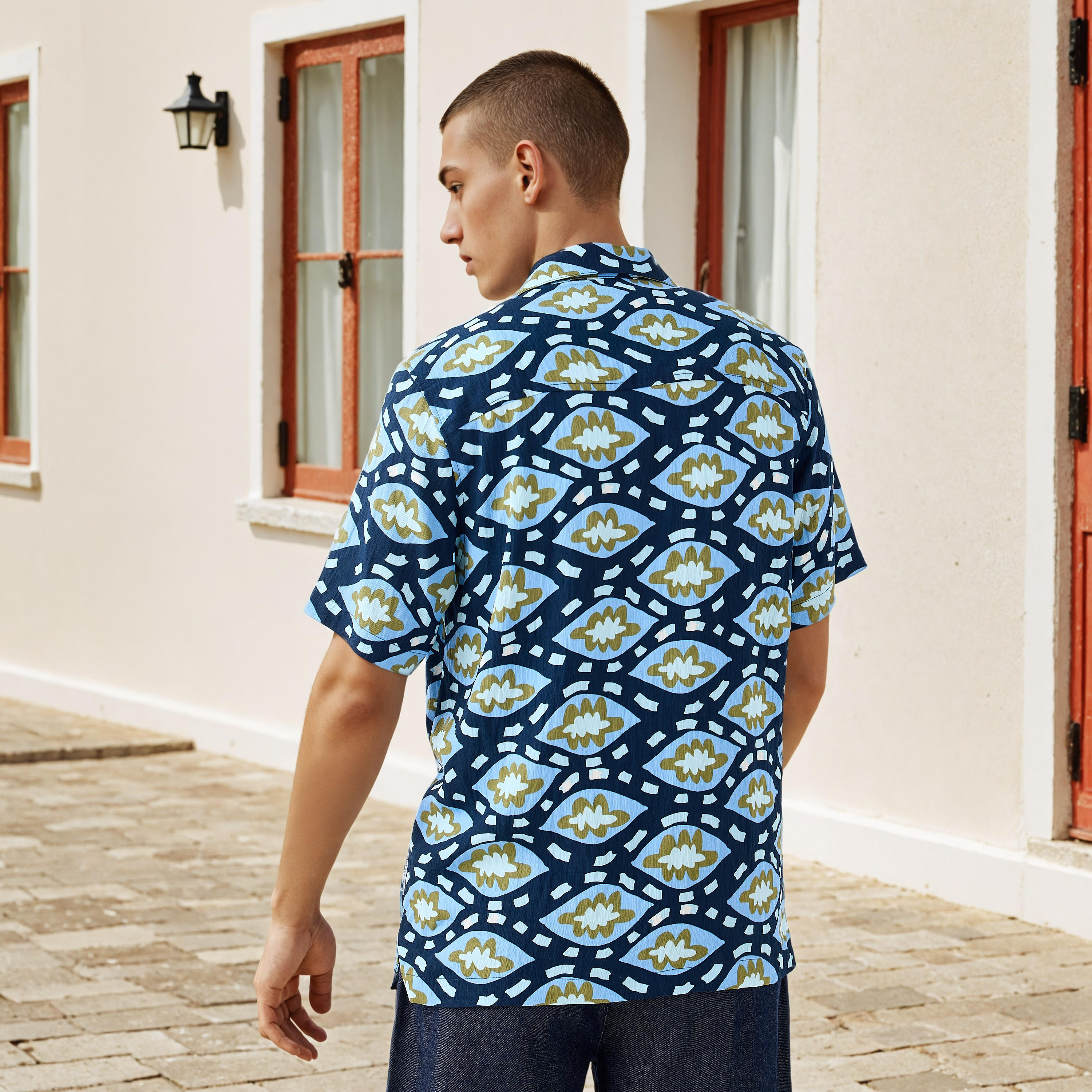 قميص بياقة كامب وطبعات من لي كوبر-men-clothing-shirts-image-3