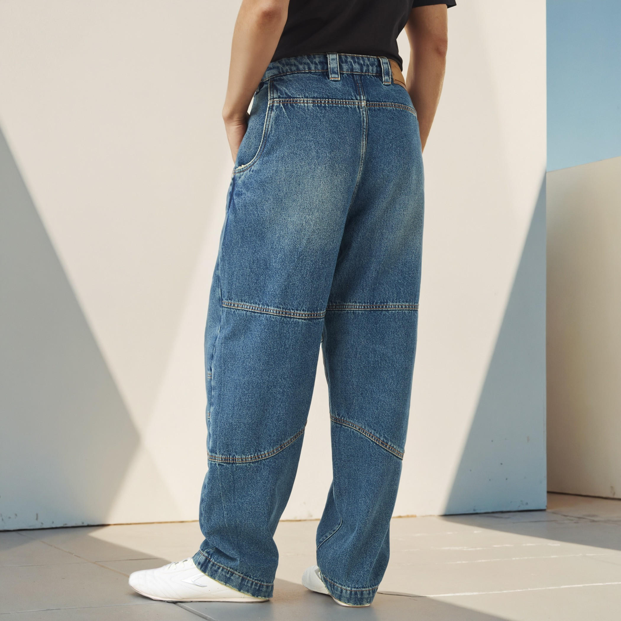بنطلون جينز بقصة مريحة من لي كوبر-men-clothing-bottoms-jeans-image-3