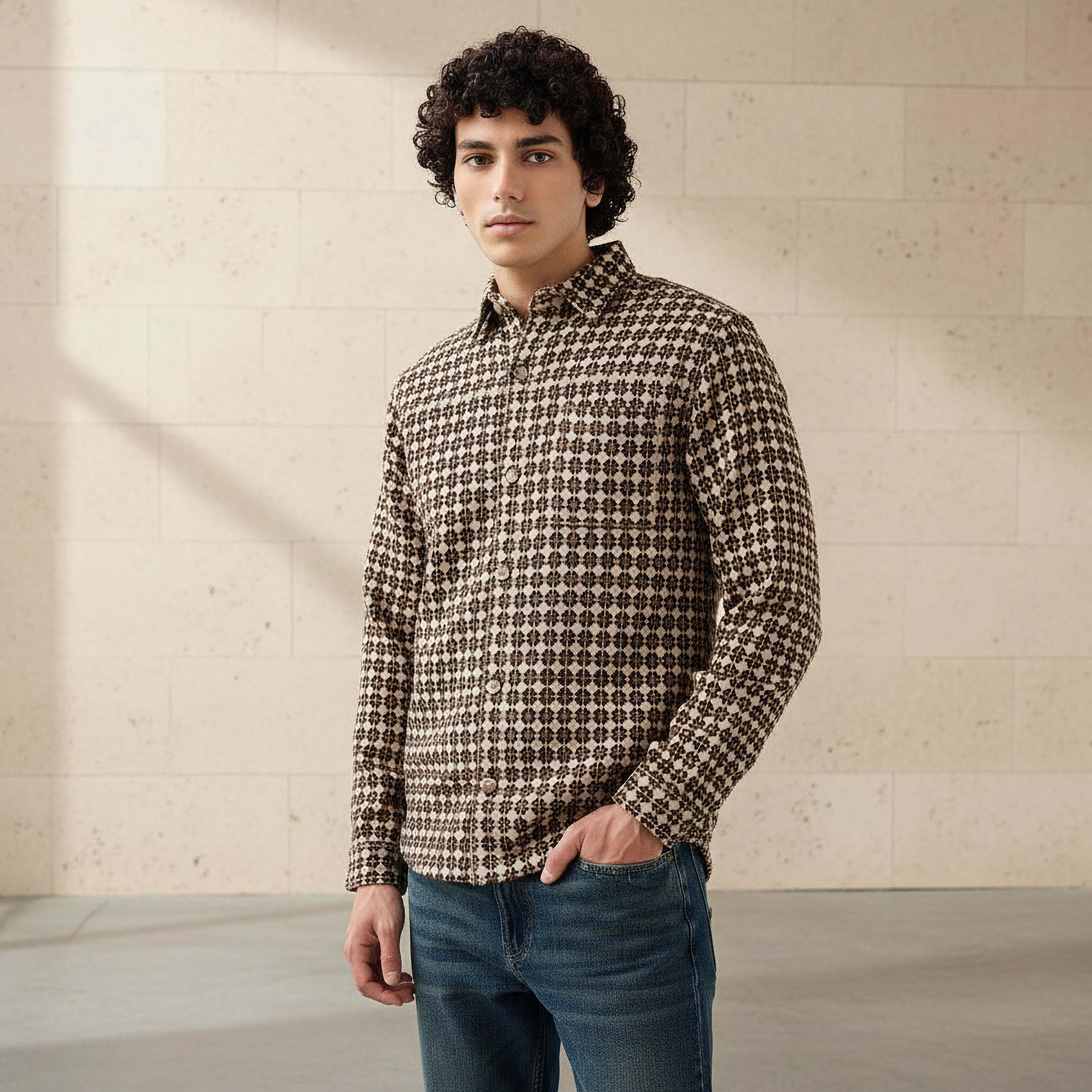 قميص بقصة عادية وياقة وأكمام طويلة وطبعات هندسية للرجال من لي كوبر-men-clothing-shirts-image-1