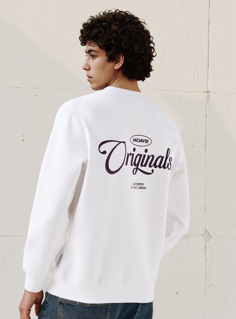 سويت شيرت قطن بقصّة عادية وطبعات شعار للرجال من لي كوبر-men-winterwear-hoodiesandsweatshirts-image-1