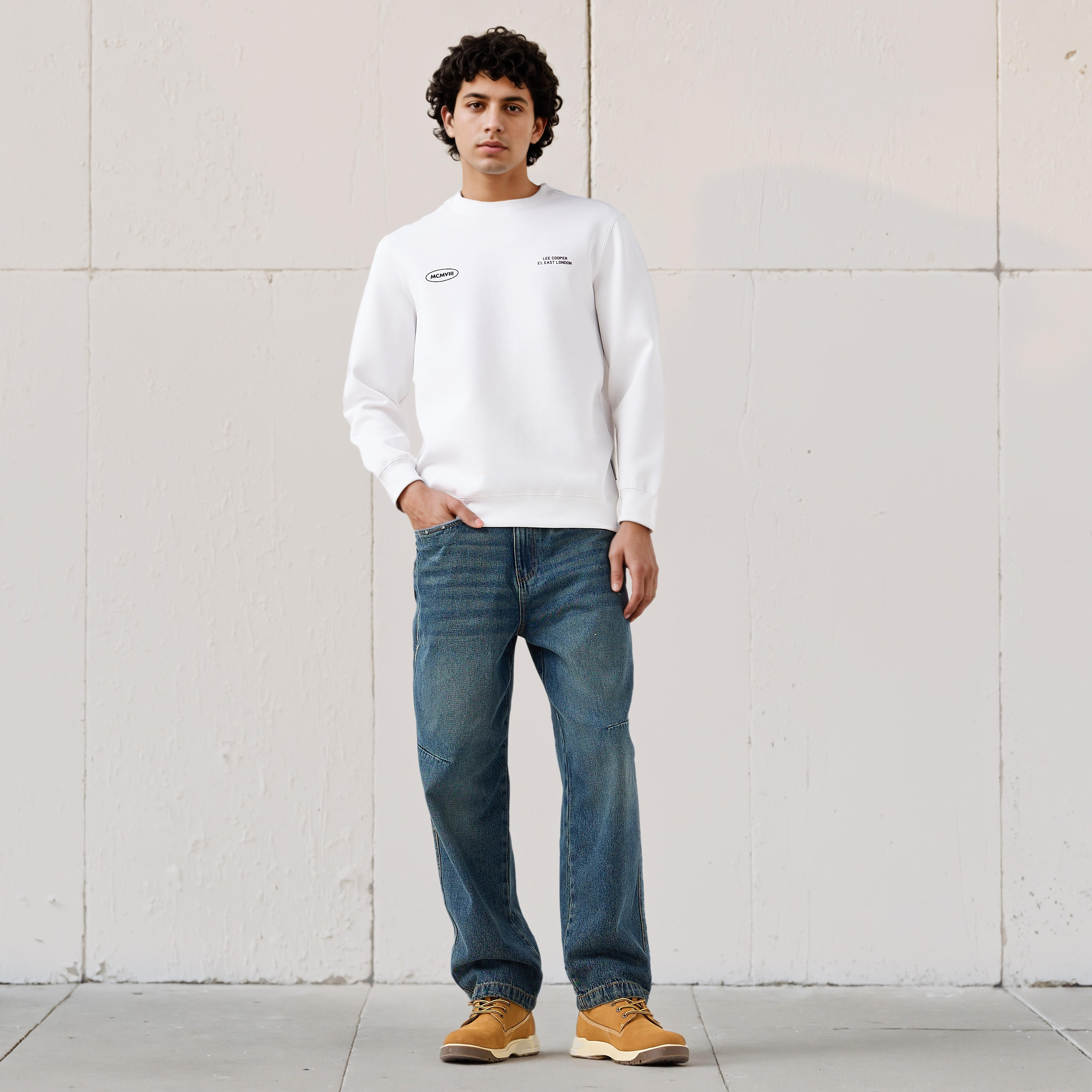 سويت شيرت قطن بقصّة عادية وطبعات شعار للرجال من لي كوبر-men-winterwear-hoodiesandsweatshirts-image-2