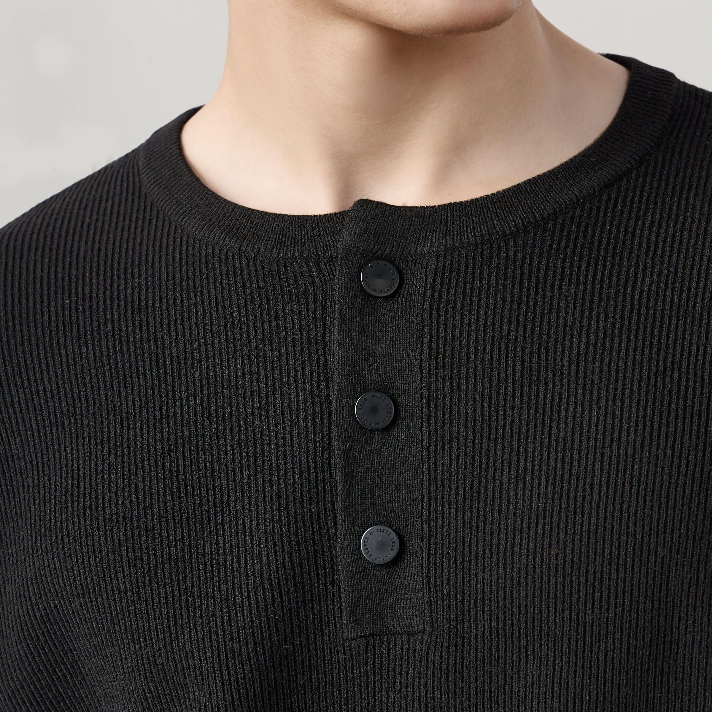 سويت شيرت مضلع بياقة هينلي من لي كوبر-men-winterwear-hoodiesandsweatshirts-image-3
