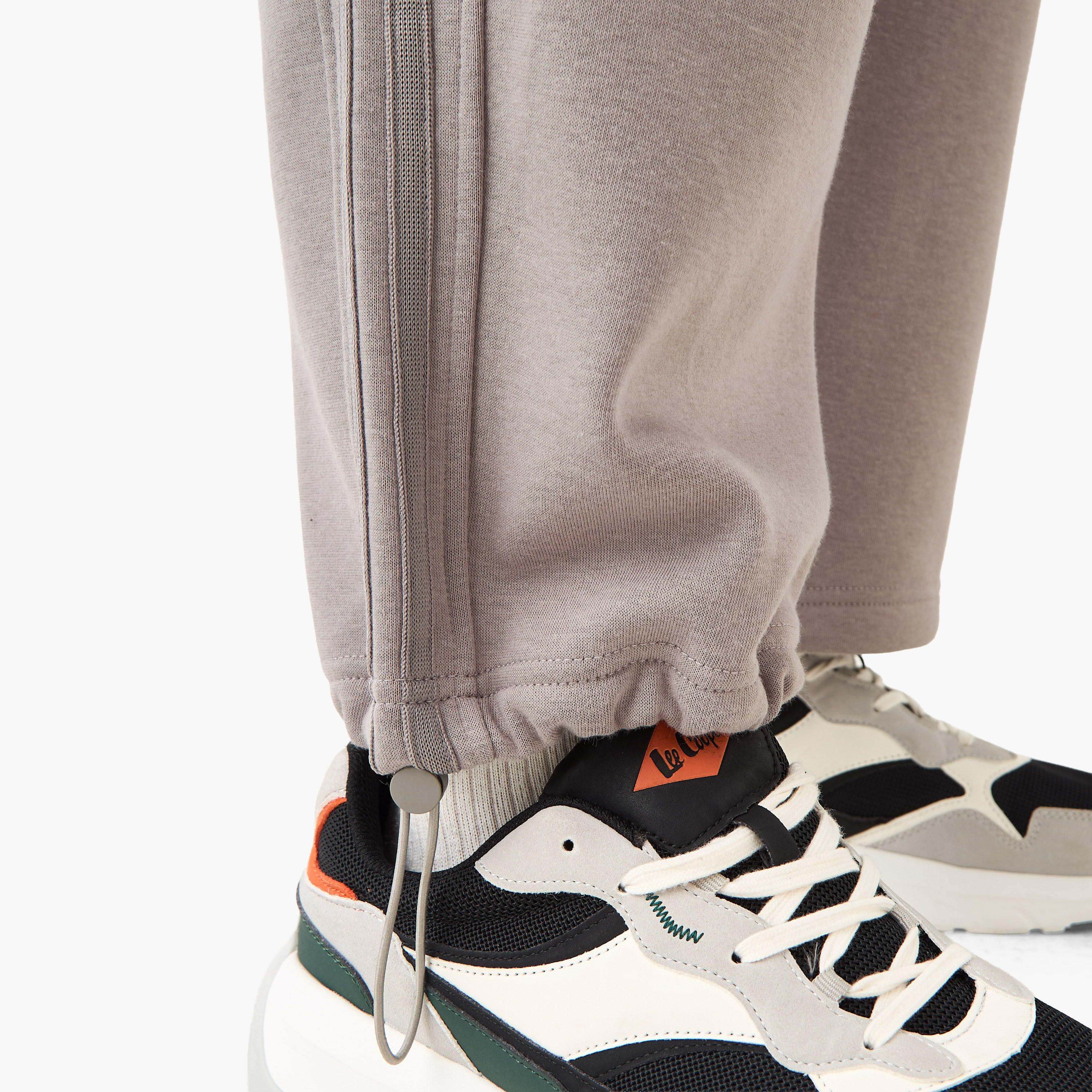 بنطلون قطن بقصة باجي للرجال من لي كوبر-men-clothing-bottoms-joggers-image-1