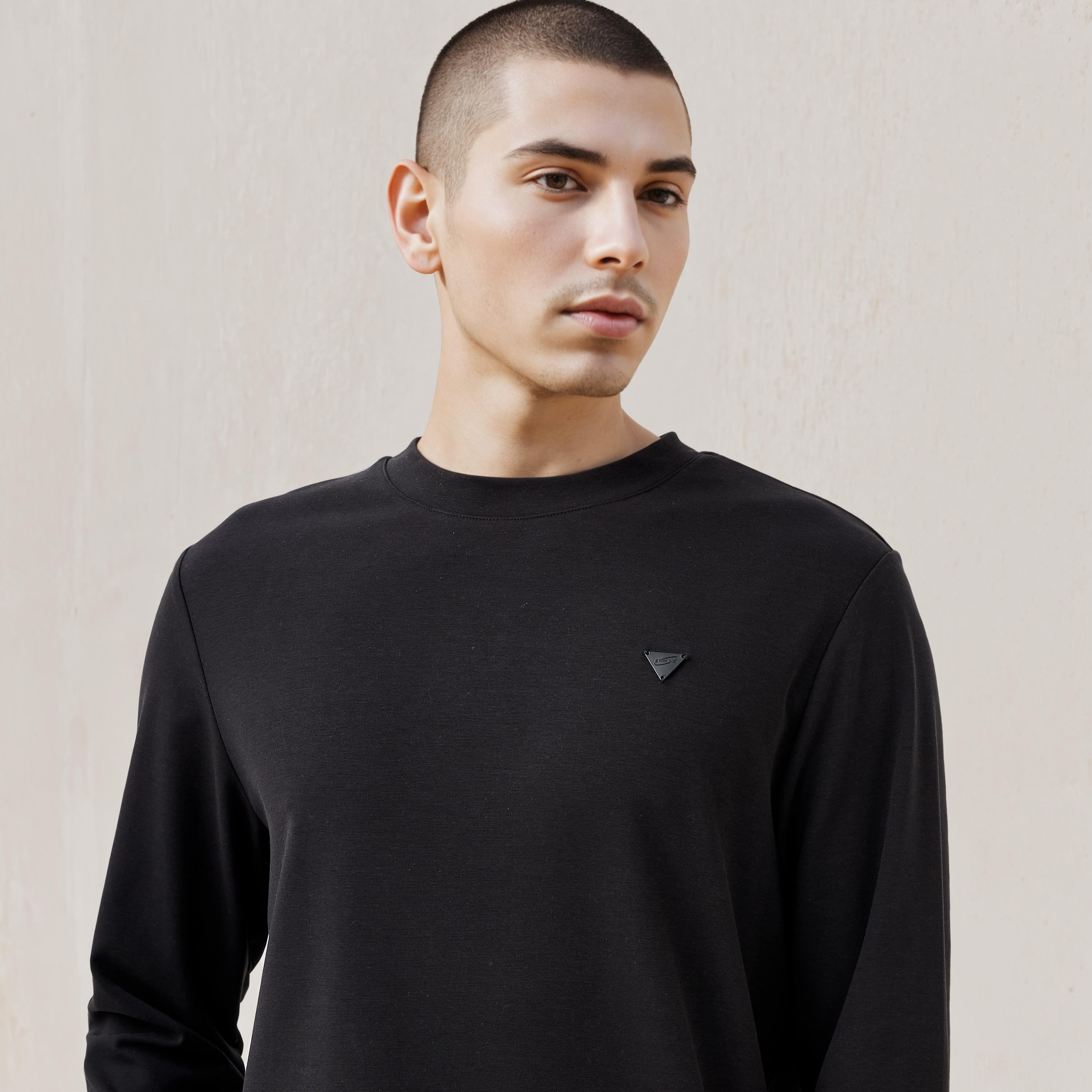 تيشيرت بياقة ضيقة من لي كوبر-men-clothing-tshirtsandpolos-tshirts-image-4