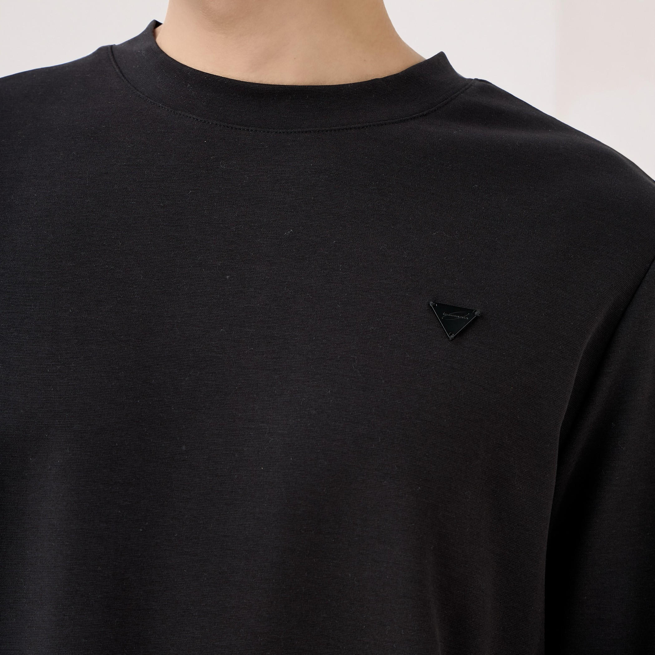 تيشيرت بياقة ضيقة من لي كوبر-men-clothing-tshirtsandpolos-tshirts-image-5