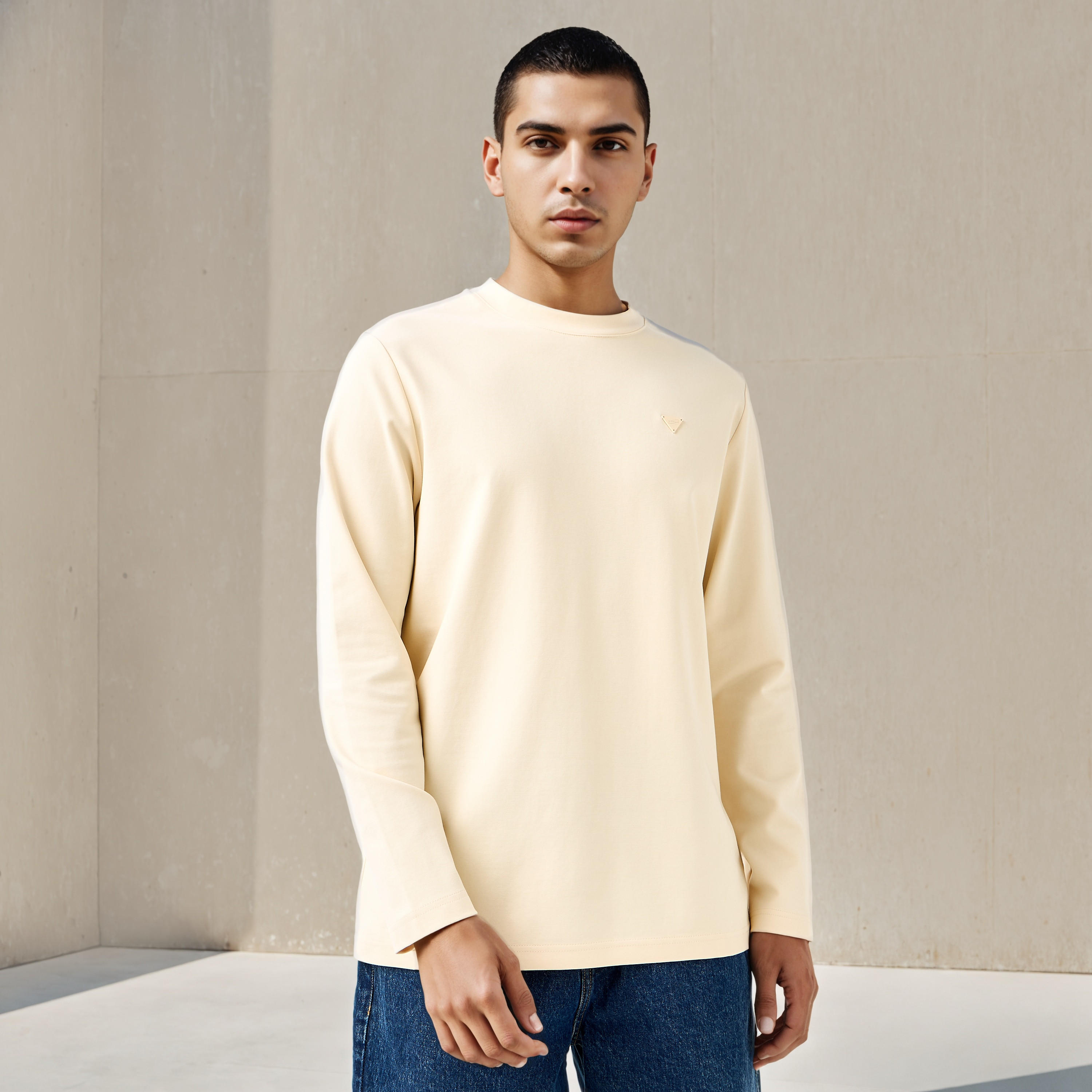 تيشيرت بياقة ضيقة من لي كوبر-men-clothing-tshirtsandpolos-tshirts-image-1