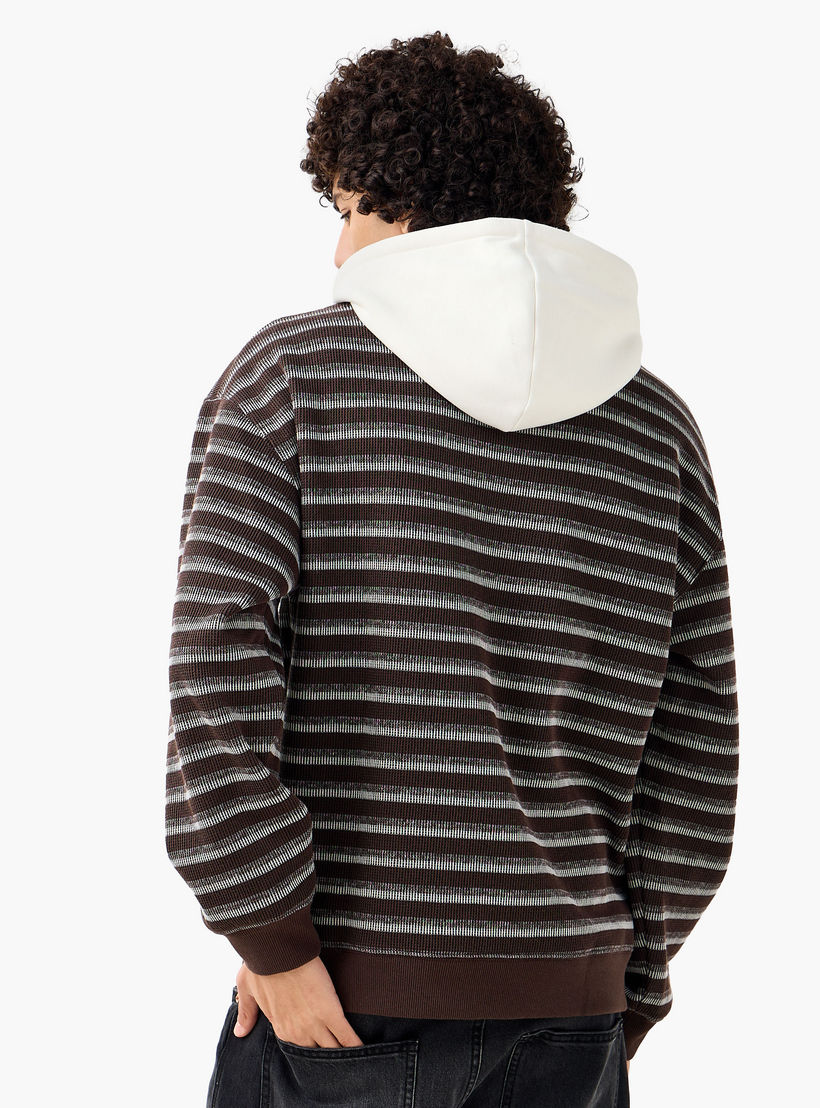 سويت شيرت مقلم بتصميم وافل للرجال من لي كوبر-men-winterwear-hoodiesandsweatshirts-image-3