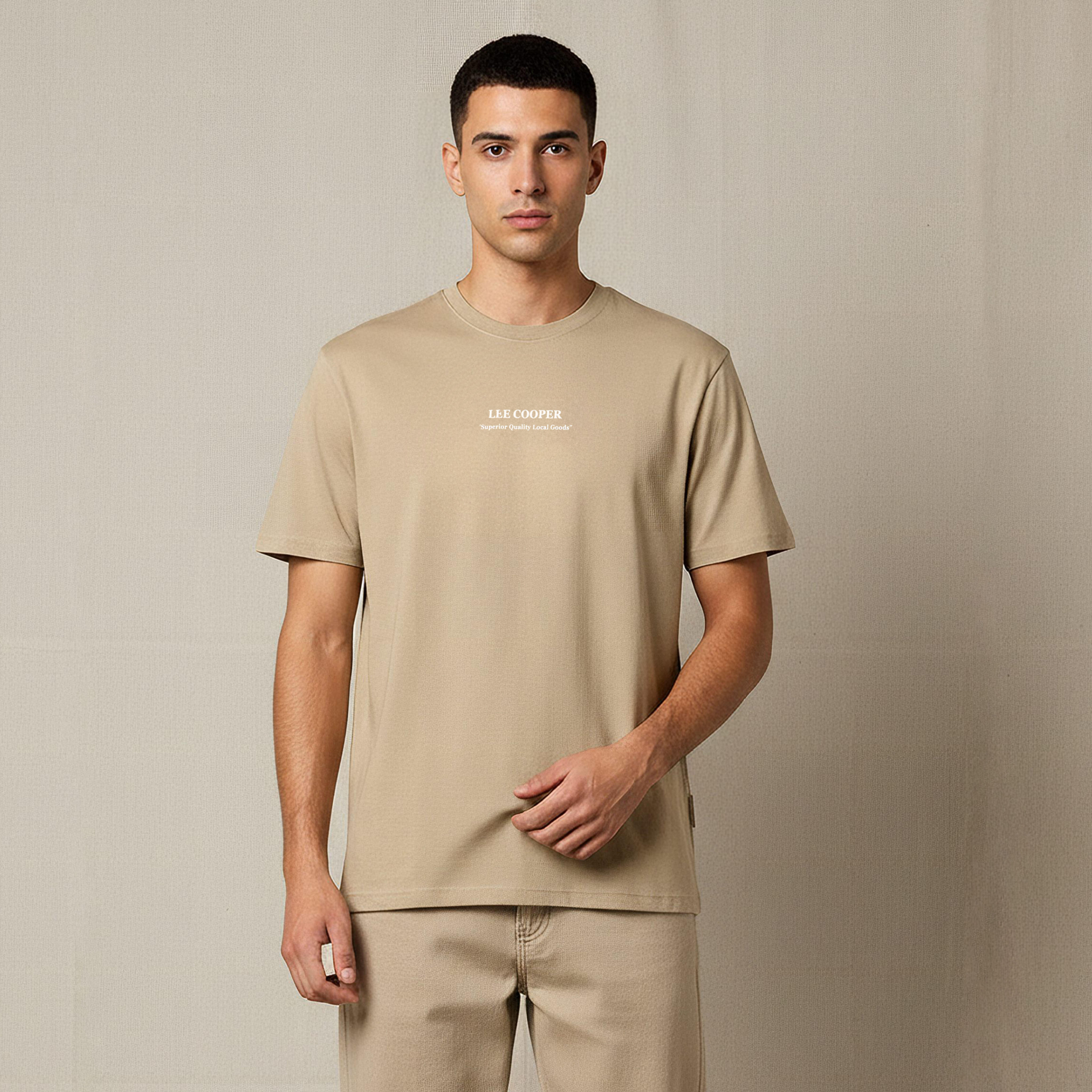 تيشيرت بقصّة عادية وياقة ضيقة وأكمام قصيرة وطبعات شعار للرجال من لي كوبر-men-clothing-tshirtsandpolos-tshirts-image-1