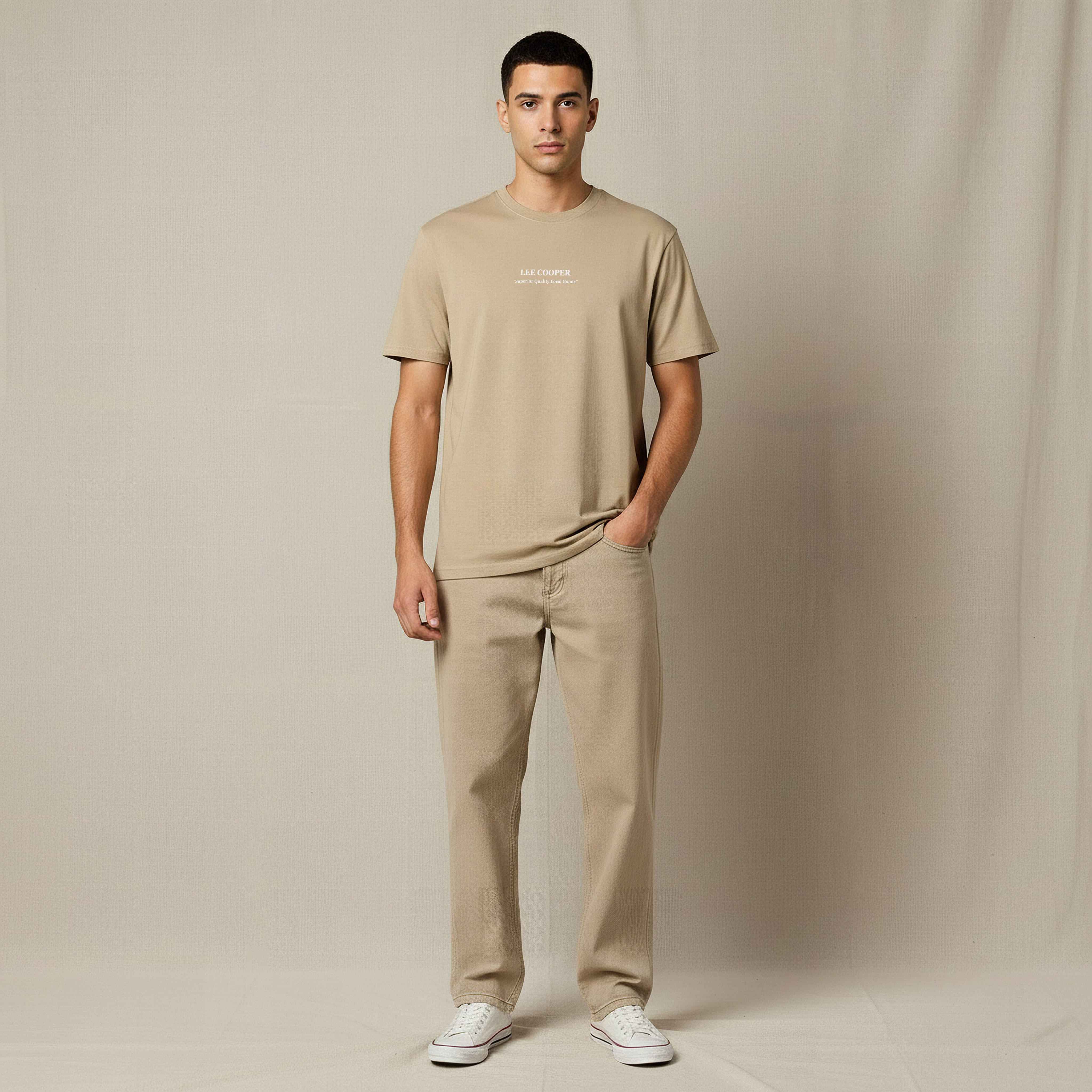 تيشيرت بقصّة عادية وياقة ضيقة وأكمام قصيرة وطبعات شعار للرجال من لي كوبر-men-clothing-tshirtsandpolos-tshirts-image-2