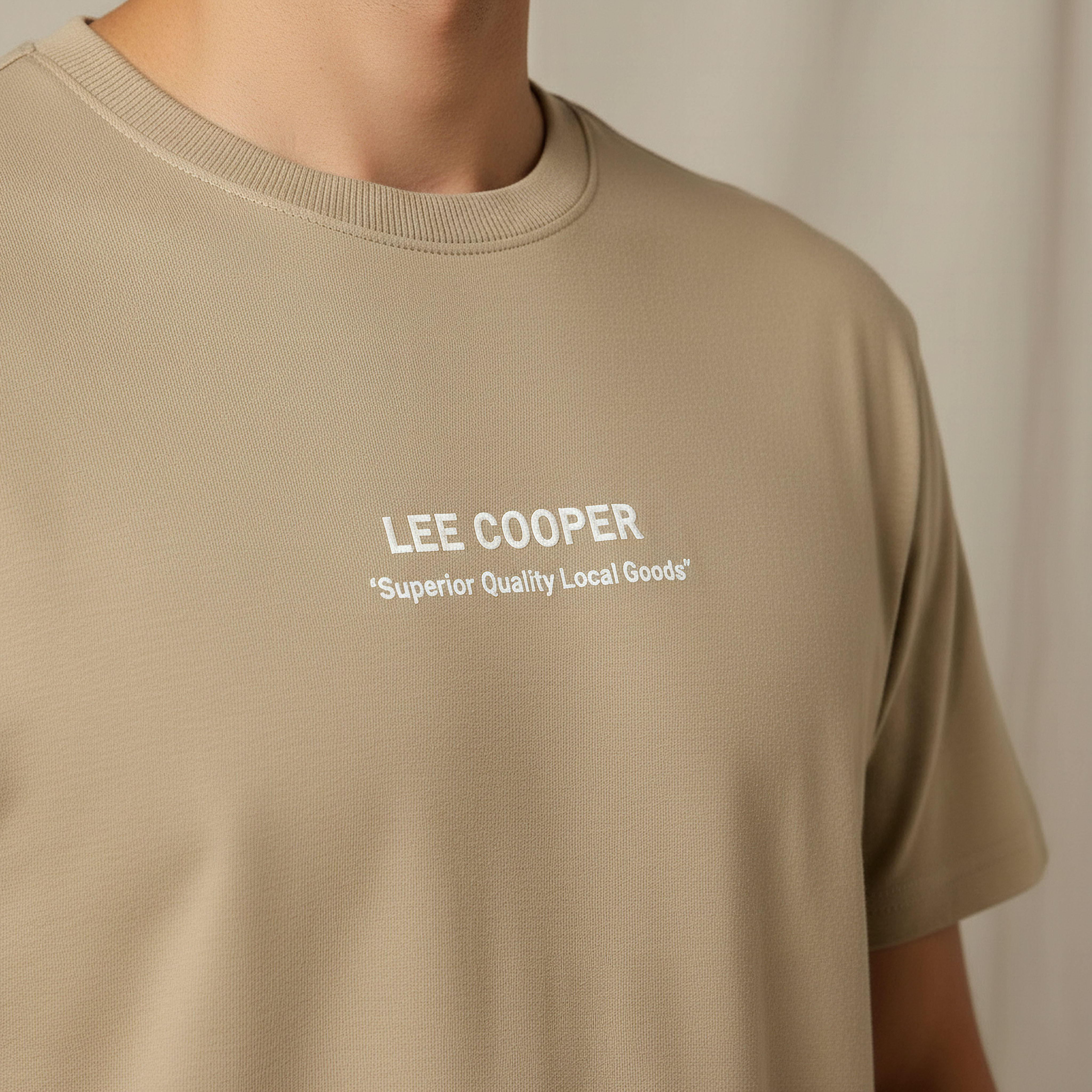تيشيرت بقصّة عادية وياقة ضيقة وأكمام قصيرة وطبعات شعار للرجال من لي كوبر-men-clothing-tshirtsandpolos-tshirts-image-4