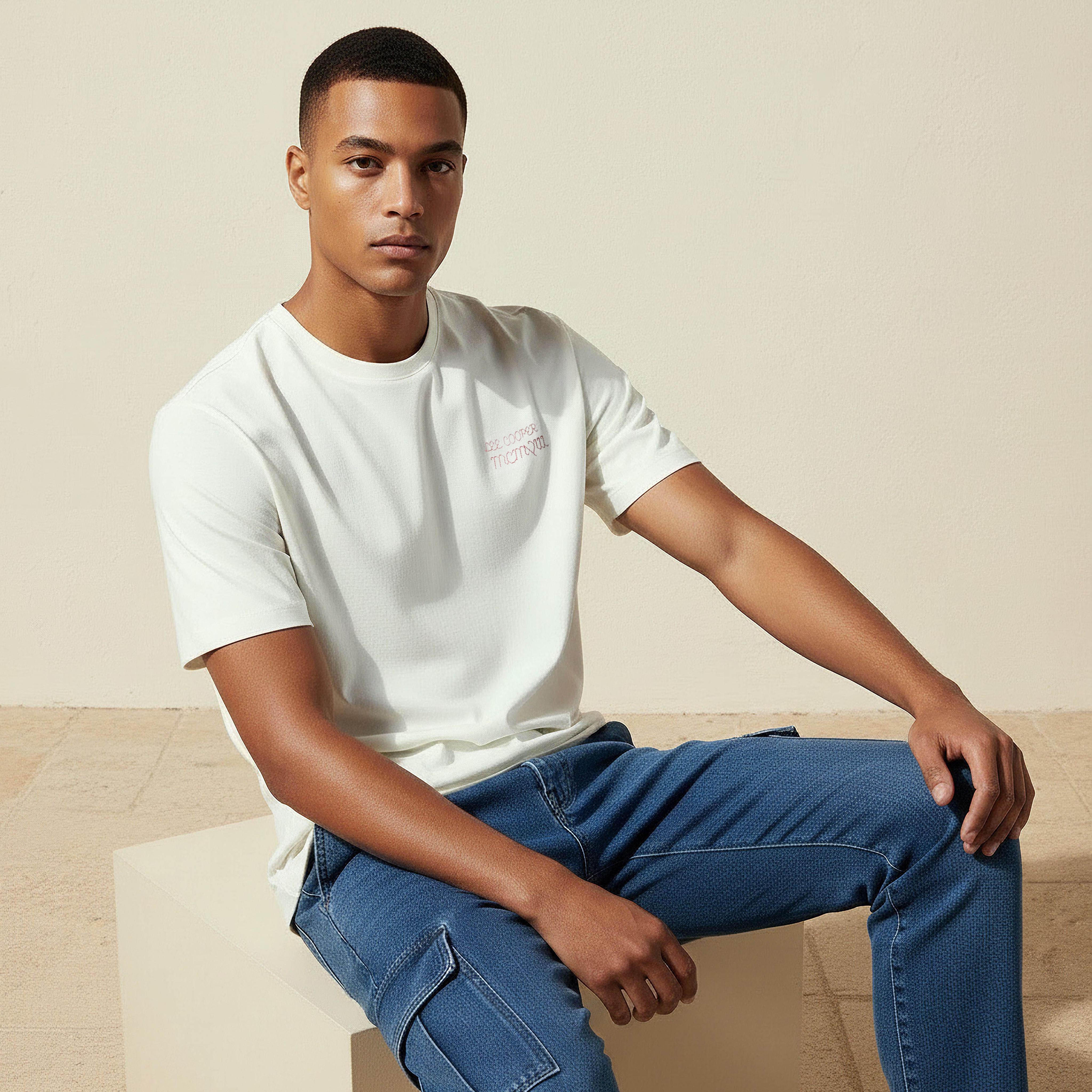Lee Cooper Men Regular Fit Crew Neck Short Sleeves Logo Print T-shirt-men-clothing-tshirtsandpolos-tshirts-image-1