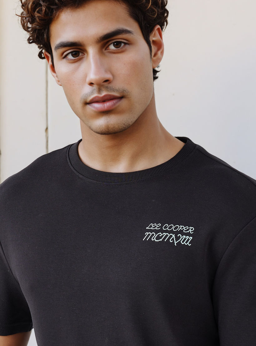 Lee Cooper Men Regular Fit Crew Neck Short Sleeves Logo Print T-shirt-men-clothing-tshirtsandpolos-tshirts-image-4
