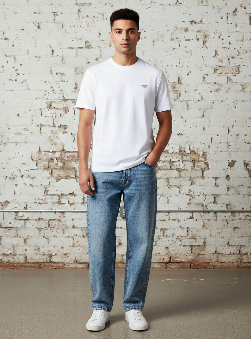 تيشيرت مزين بقصة عادية وياقة ضيقة وأكمام قصيرة للرجال من لي كوبر-men-clothing-tshirtsandpolos-tshirts-image-2