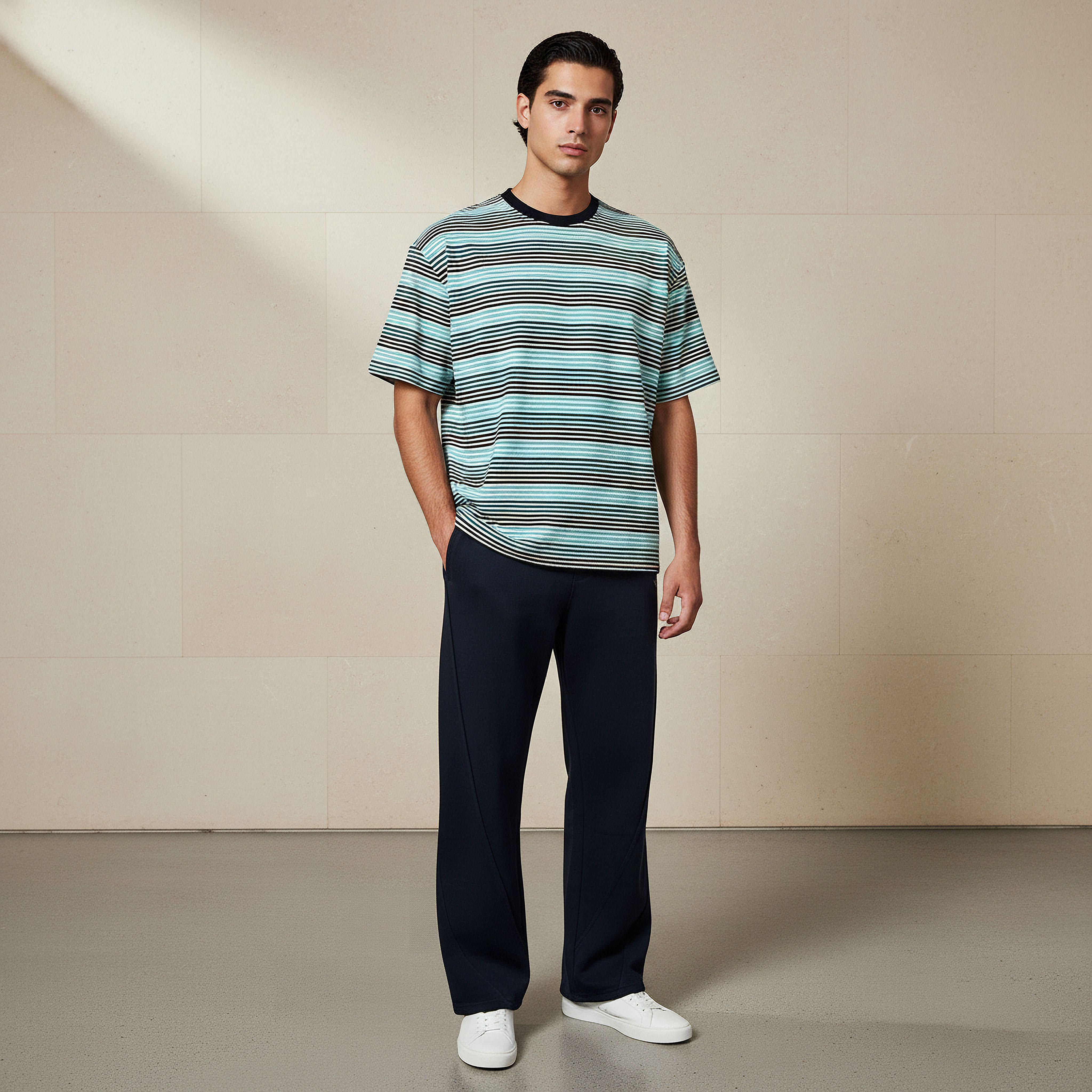 تيشيرت مخطط بياقة ضيقة وقَصّة عادية بأكمام قصيرة للرجال من لي كوبر-men-clothing-tshirtsandpolos-tshirts-image-2