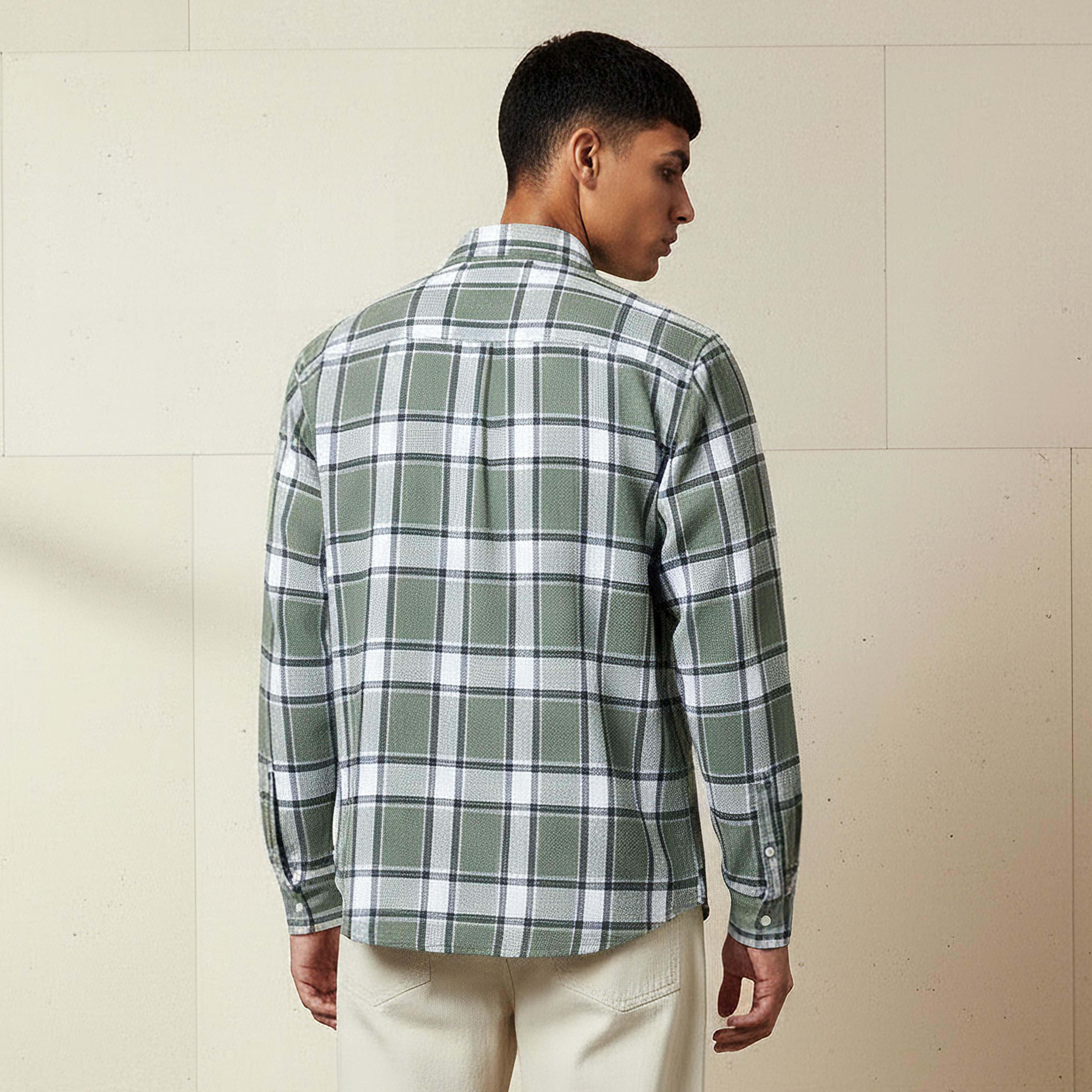 قميص كاروهات بأكمام طويلة وياقة وقصة عادية للرجال من لي كوبر-men-clothing-shirts-image-3