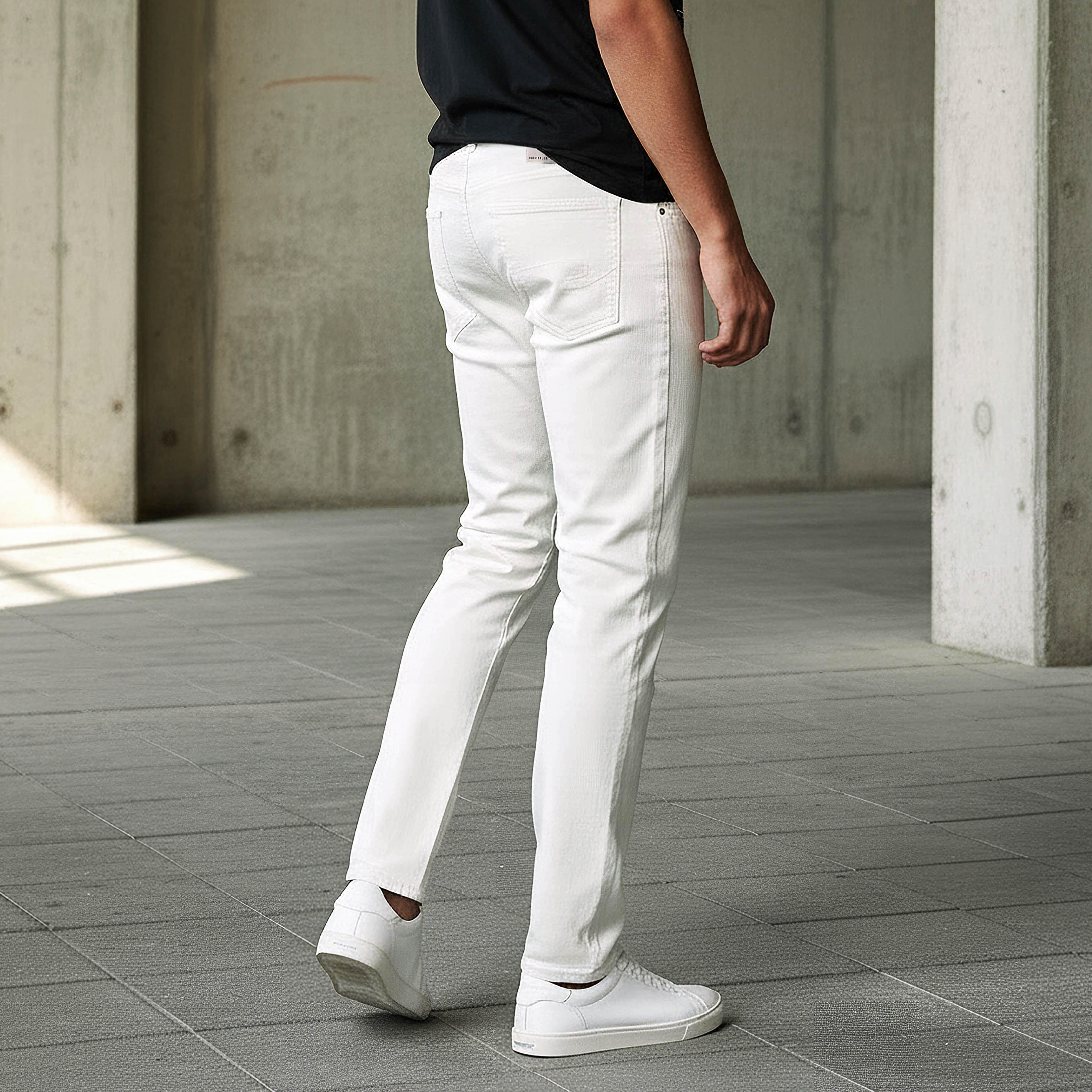 بنطلون جينز بخصر مرن وقصة سليم للرجال من لي كوبر-men-clothing-bottoms-jeans-image-3
