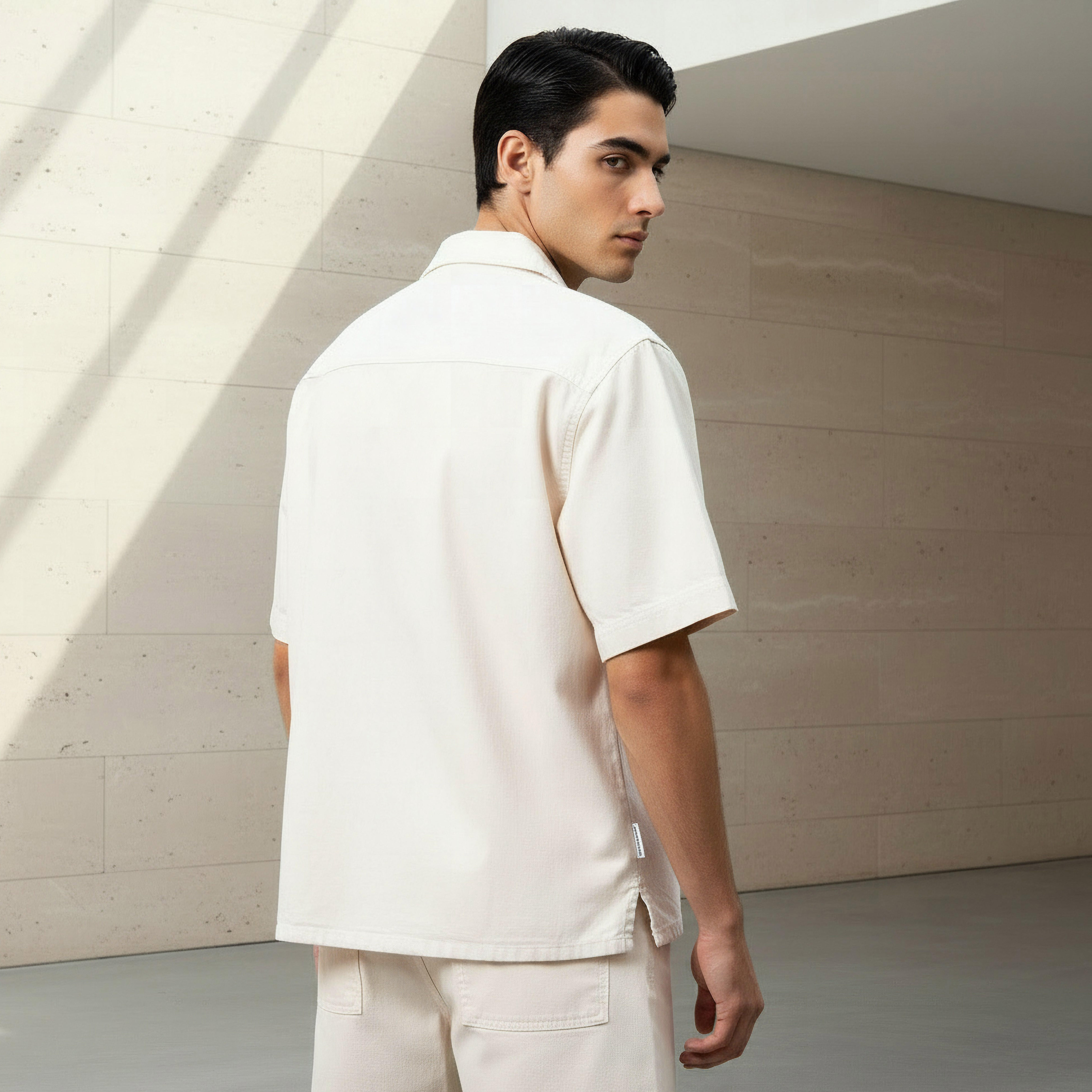 قميص بقصة عادية وياقة كامب وأكمام قصيرة للرجال من لي كوبر-men-clothing-shirts-image-3