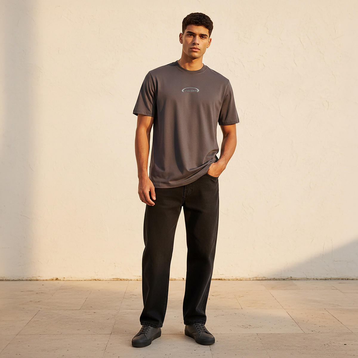 تيشيرت بطبعات شعار وقصة عادية وياقة ضيقة وأكمام قصيرة للرجال من لي كوبر-men-clothing-tshirtsandpolos-tshirts-image-3