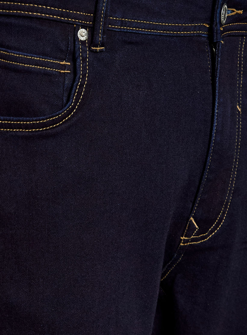 بنطلون جينز بقصّة عادية سوفت تاتش للرجال من لي كوبر-men-clothing-bottoms-jeans-image-2