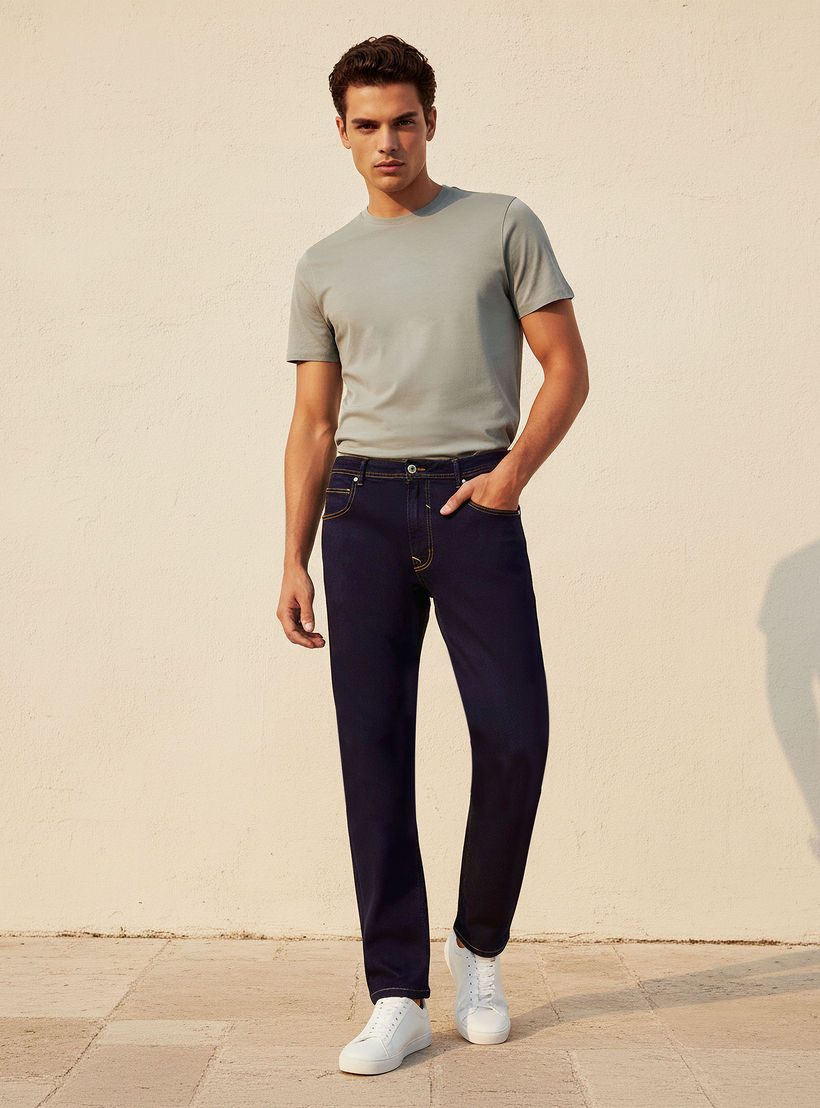 بنطلون جينز بقصّة عادية سوفت تاتش للرجال من لي كوبر-men-clothing-bottoms-jeans-image-3