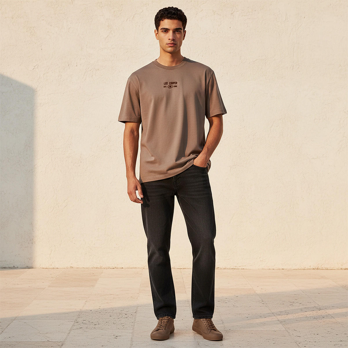 تيشيرت بياقة ضيقة وأكمام قصيرة وقصة عادية من لي كوبر-men-clothing-tshirtsandpolos-tshirts-image-3