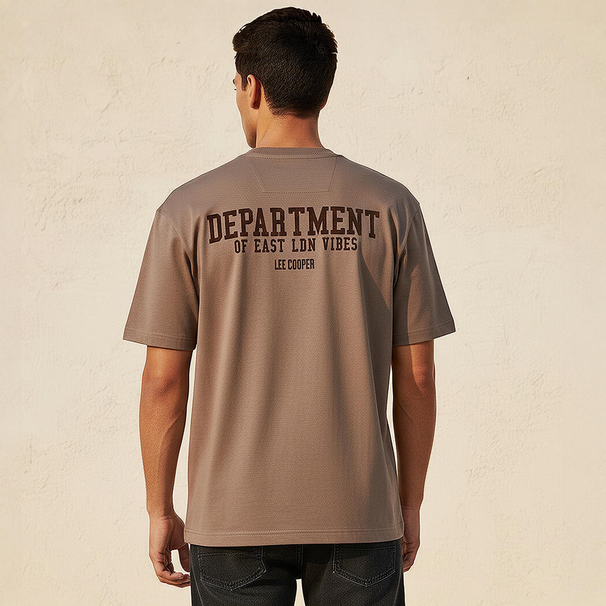 تيشيرت بياقة ضيقة وأكمام قصيرة وقصة عادية من لي كوبر-men-clothing-tshirtsandpolos-tshirts-image-4