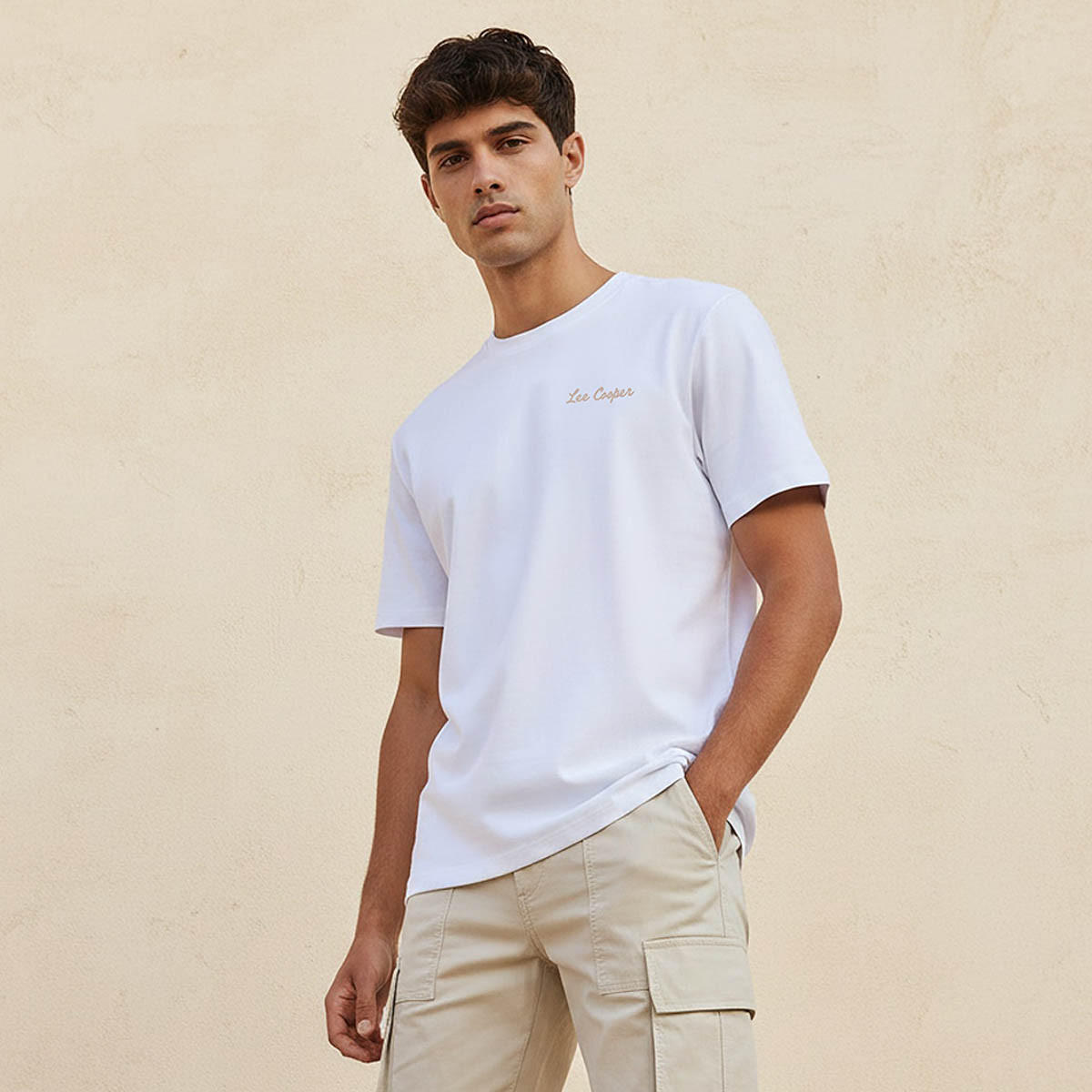 تيشيرت بقصة عادية وياقة ضيقة وأكمام قصيرة وطبعات للرجال من لي كوبر-men-clothing-tshirtsandpolos-tshirts-image-1