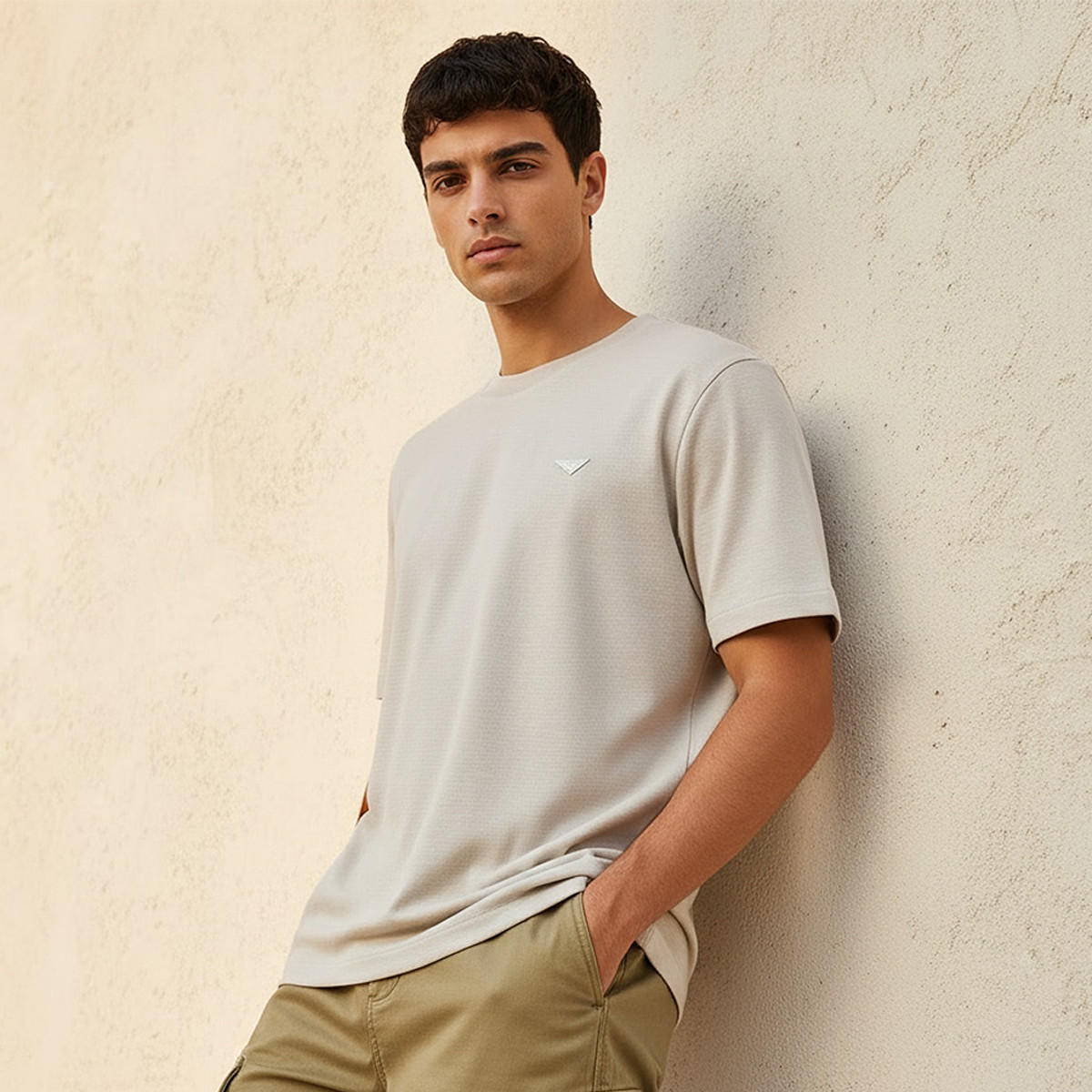 تيشيرت بياقة ضيقة وأكمام قصيرة من لي كوبر-men-clothing-tshirtsandpolos-tshirts-image-1
