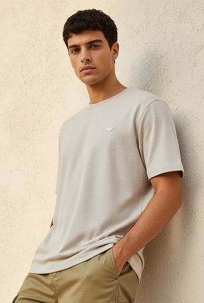 تيشيرت بياقة ضيقة وأكمام قصيرة من لي كوبر-men-clothing-tshirtsandpolos-tshirts-image-1