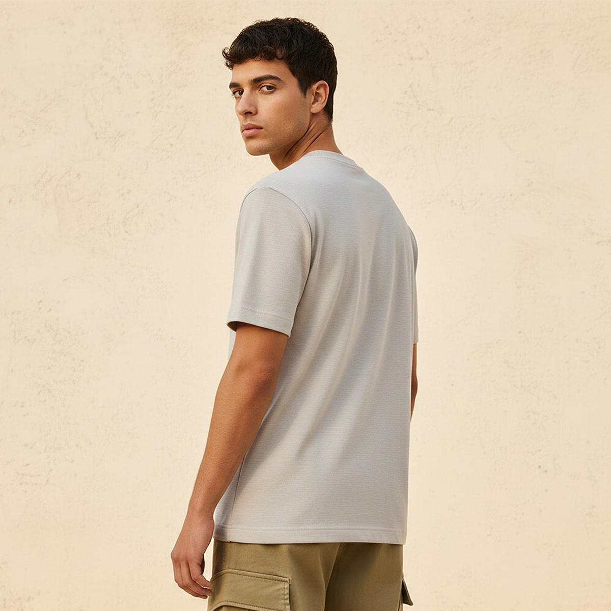 تيشيرت بياقة ضيقة وأكمام قصيرة من لي كوبر-men-clothing-tshirtsandpolos-tshirts-image-4