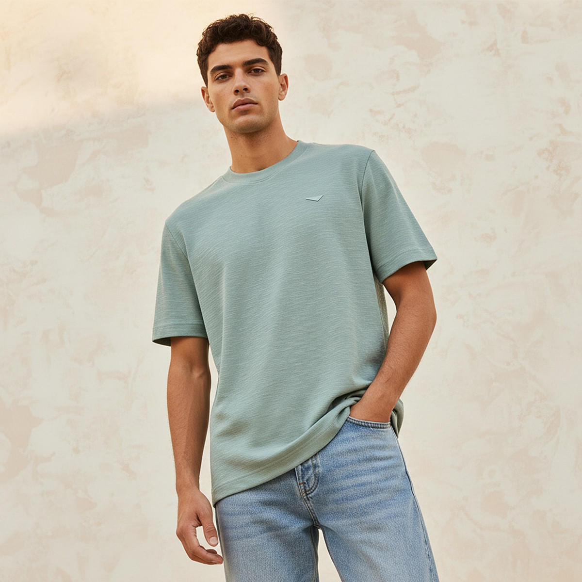 تيشيرت بياقة ضيقة وأكمام قصيرة من لي كوبر-men-clothing-tshirtsandpolos-tshirts-image-1