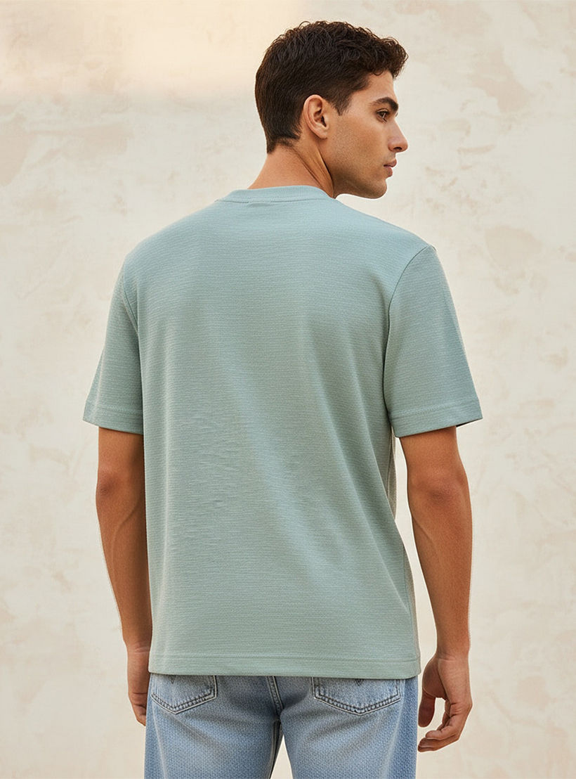 تيشيرت بياقة ضيقة وأكمام قصيرة من لي كوبر-men-clothing-tshirtsandpolos-tshirts-image-4