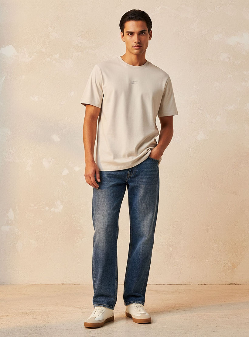 تيشيرت بقصة عادية وياقة دائرية وأكمام قصيرة بطبعة شعار من لي كوبر-men-clothing-tshirtsandpolos-tshirts-image-3