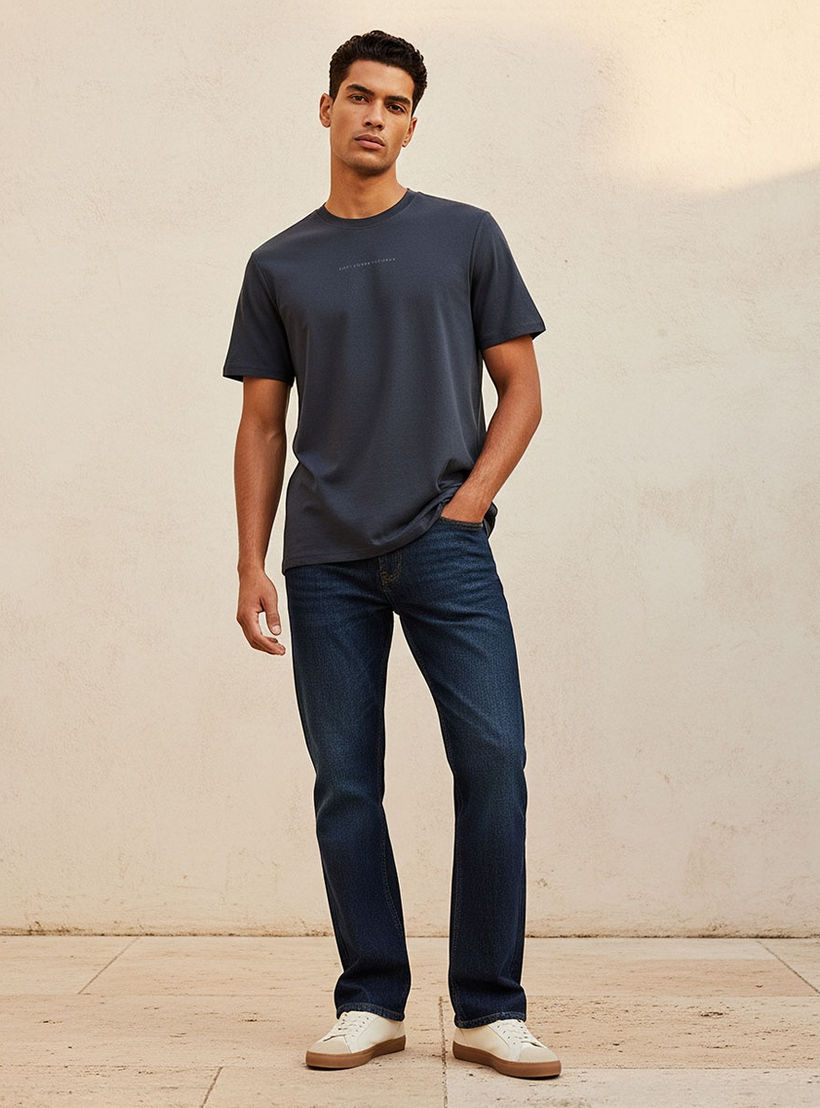 تيشيرت بقصة عادية وياقة دائرية وأكمام قصيرة بطبعة شعار من لي كوبر-men-clothing-tshirtsandpolos-tshirts-image-3