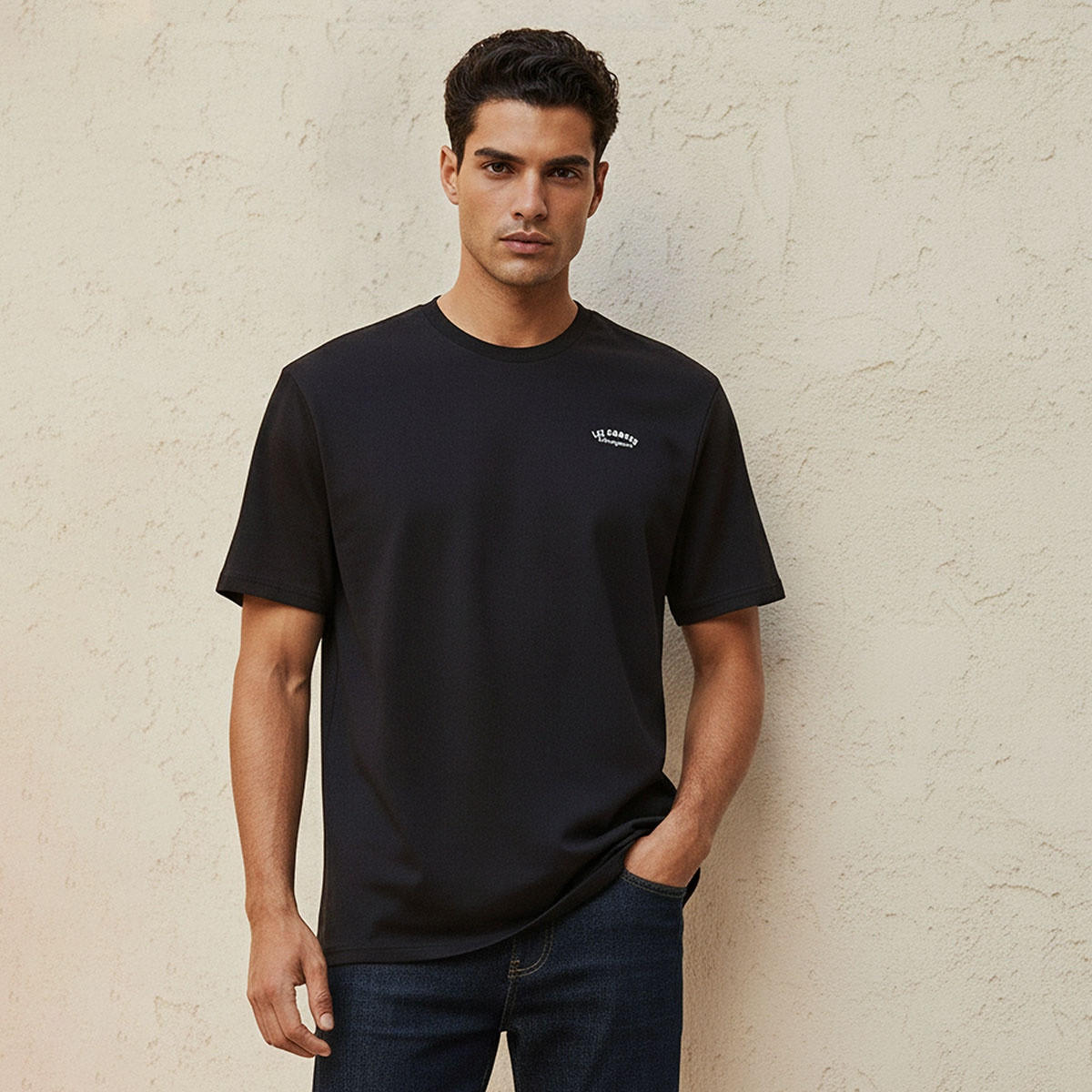 تيشيرت بقصة عادية وياقة دائرية وأكمام قصيرة بطبعة شعار من لي كوبر-men-clothing-tshirtsandpolos-tshirts-image-1