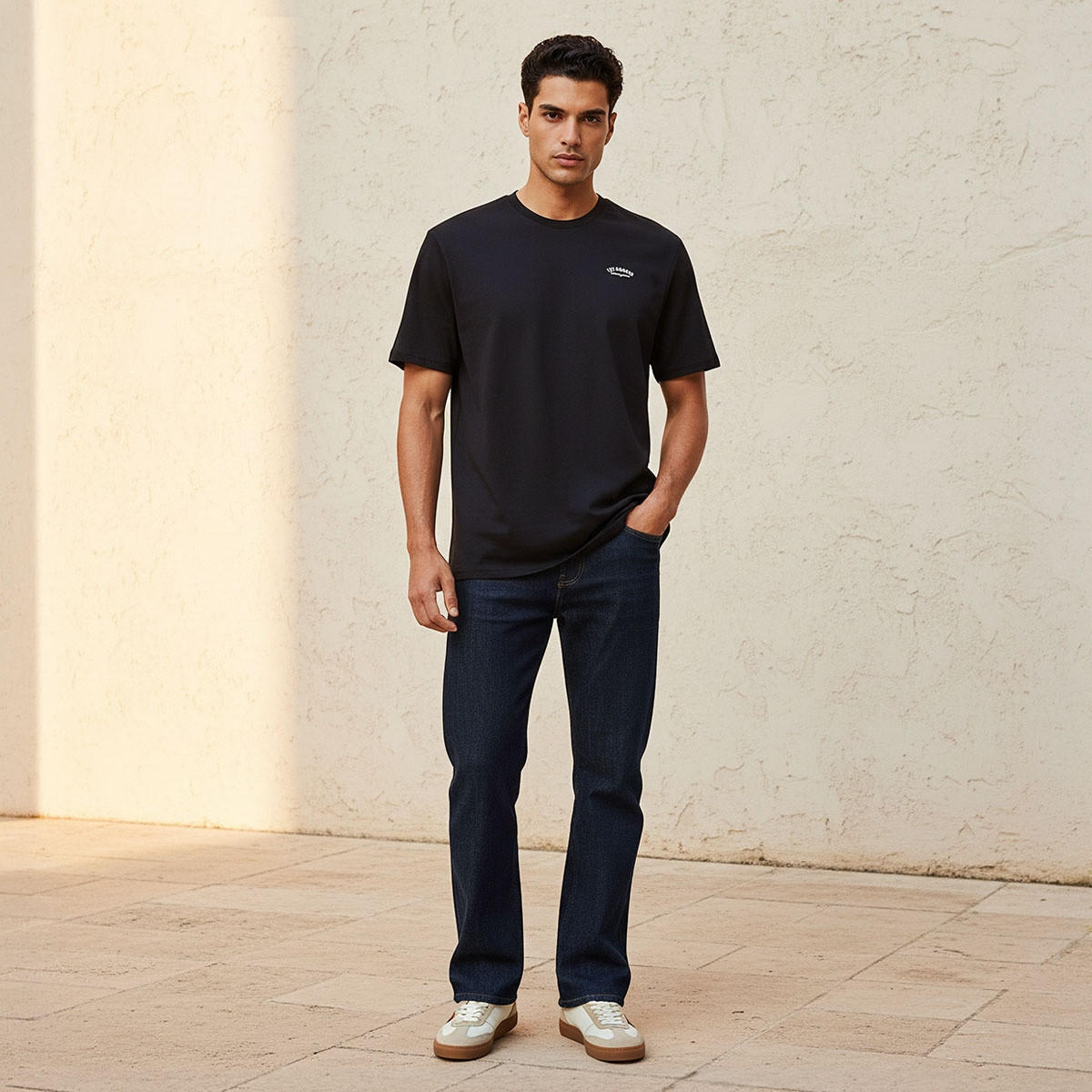 تيشيرت بقصة عادية وياقة دائرية وأكمام قصيرة بطبعة شعار من لي كوبر-men-clothing-tshirtsandpolos-tshirts-image-3