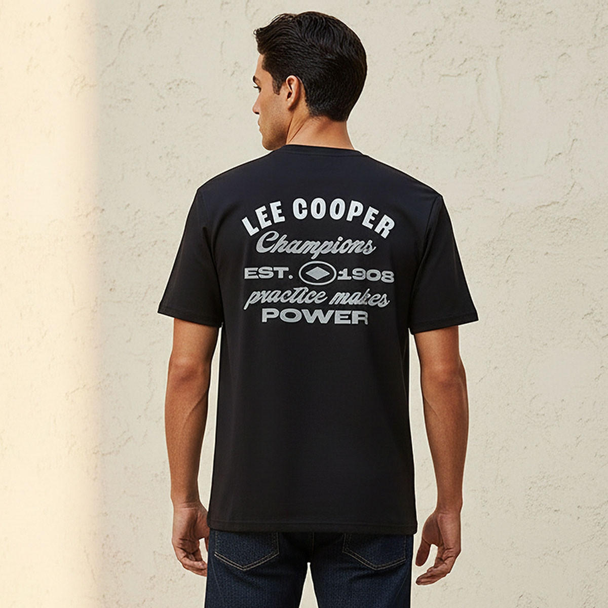 تيشيرت بقصة عادية وياقة دائرية وأكمام قصيرة بطبعة شعار من لي كوبر-men-clothing-tshirtsandpolos-tshirts-image-4