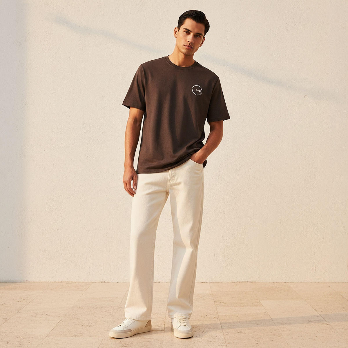 تيشيرت بقصة عادية وياقة دائرية وأكمام قصيرة بطبعة شعار من لي كوبر-men-clothing-tshirtsandpolos-tshirts-image-3