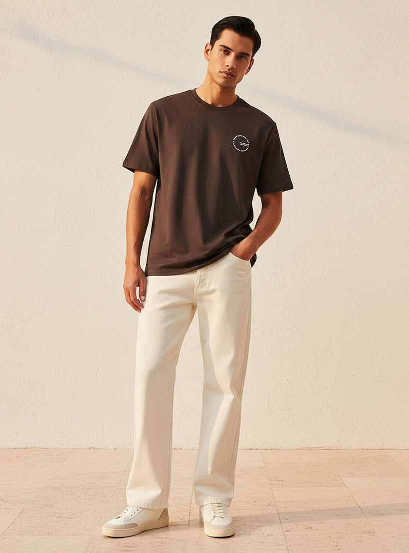 تيشيرت بقصة عادية وياقة دائرية وأكمام قصيرة بطبعة شعار من لي كوبر-men-clothing-tshirtsandpolos-tshirts-image-3