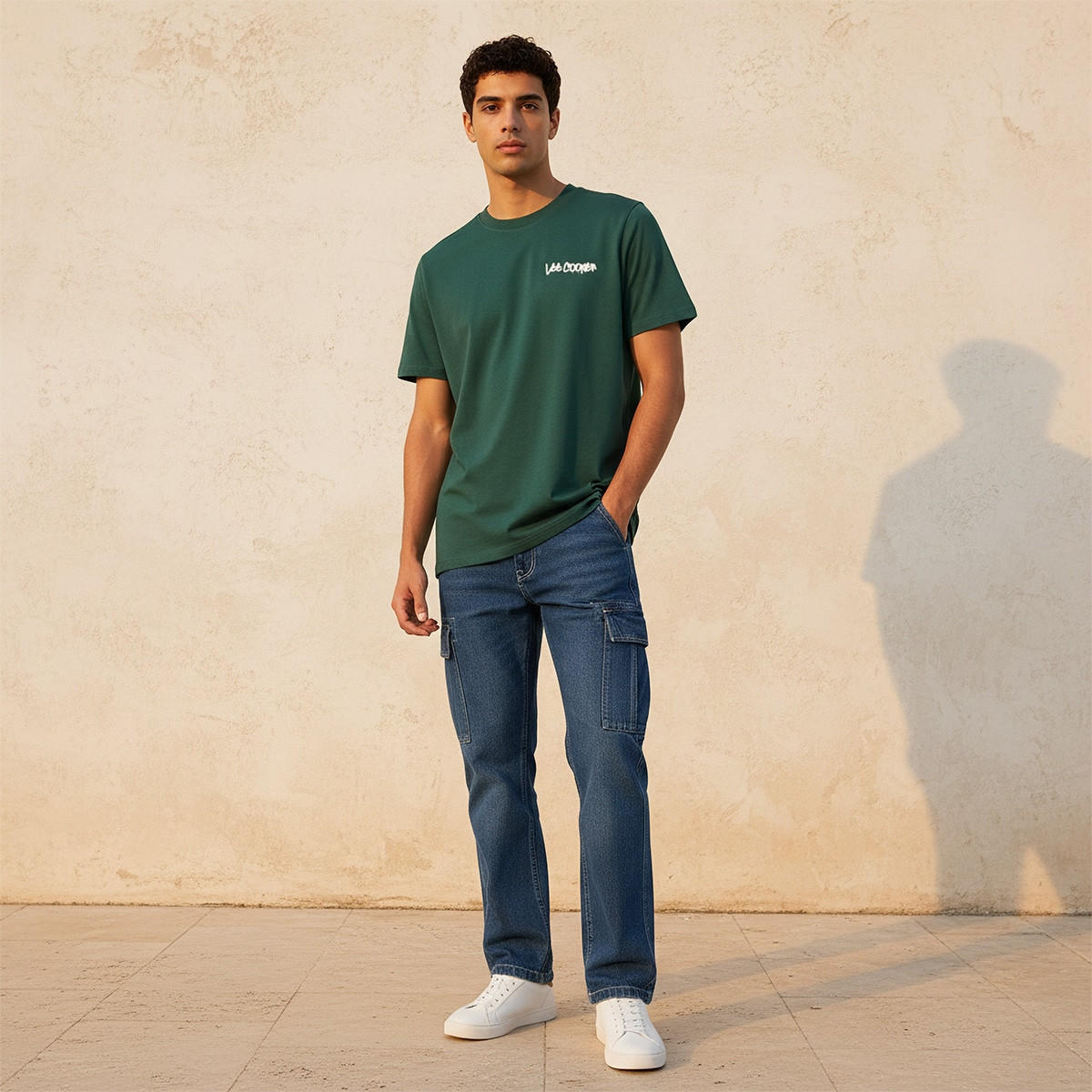 تيشيرت بقصة عادية وياقة دائرية وأكمام قصيرة بطبعة شعار من لي كوبر-men-clothing-tshirtsandpolos-tshirts-image-3