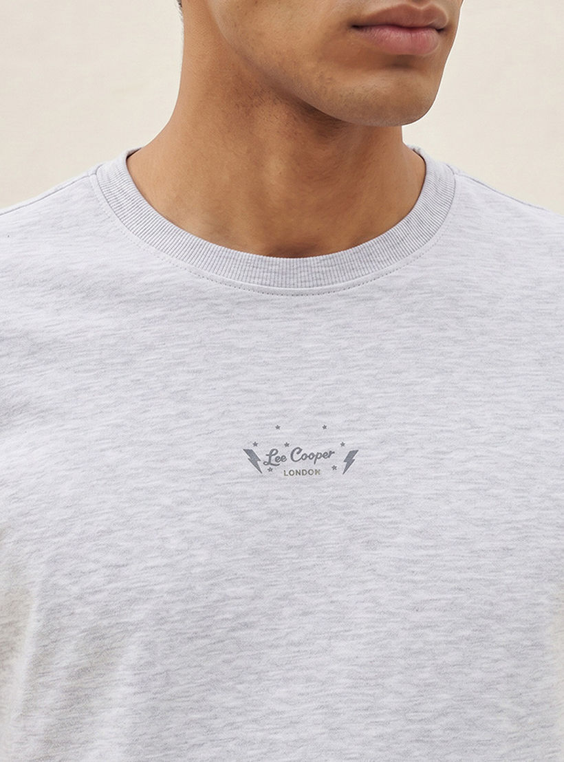 تيشيرت بقصة عادية وياقة ضيقة وأكمام قصيرة وطبعات من لي كوبر-men-clothing-tshirtsandpolos-tshirts-image-5