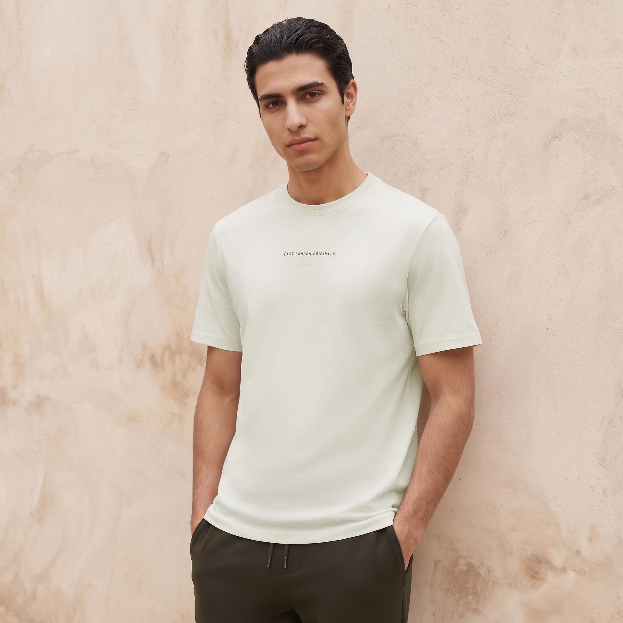 تيشيرت بقصة عادية وياقة ضيقة وأكمام قصيرة وطبعات من لي كوبر-men-clothing-tshirtsandpolos-tshirts-image-1