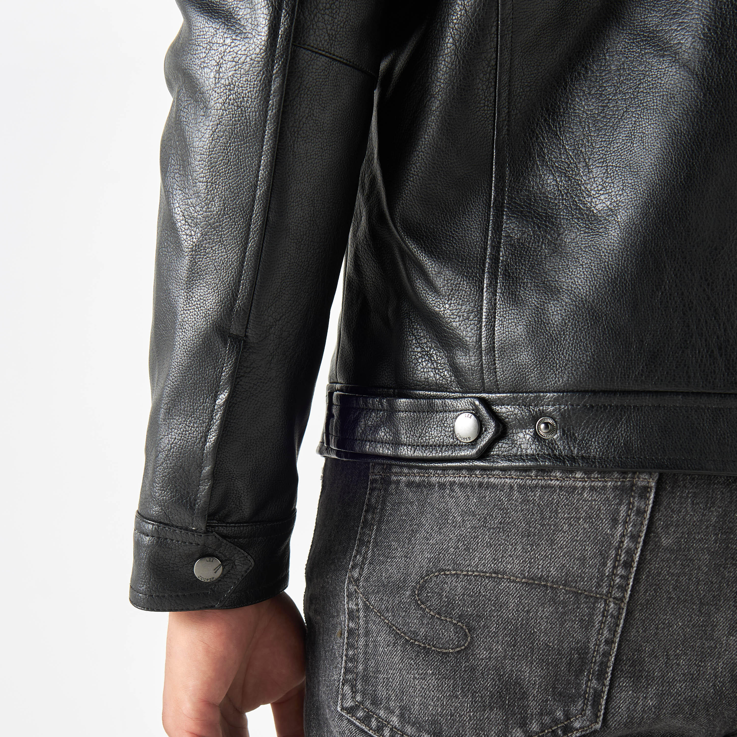 جاكيت جلد بسحاب وقبعة وجيوب من لي كوبر-men-clothing-jacketsandblazers-jackets-image-5