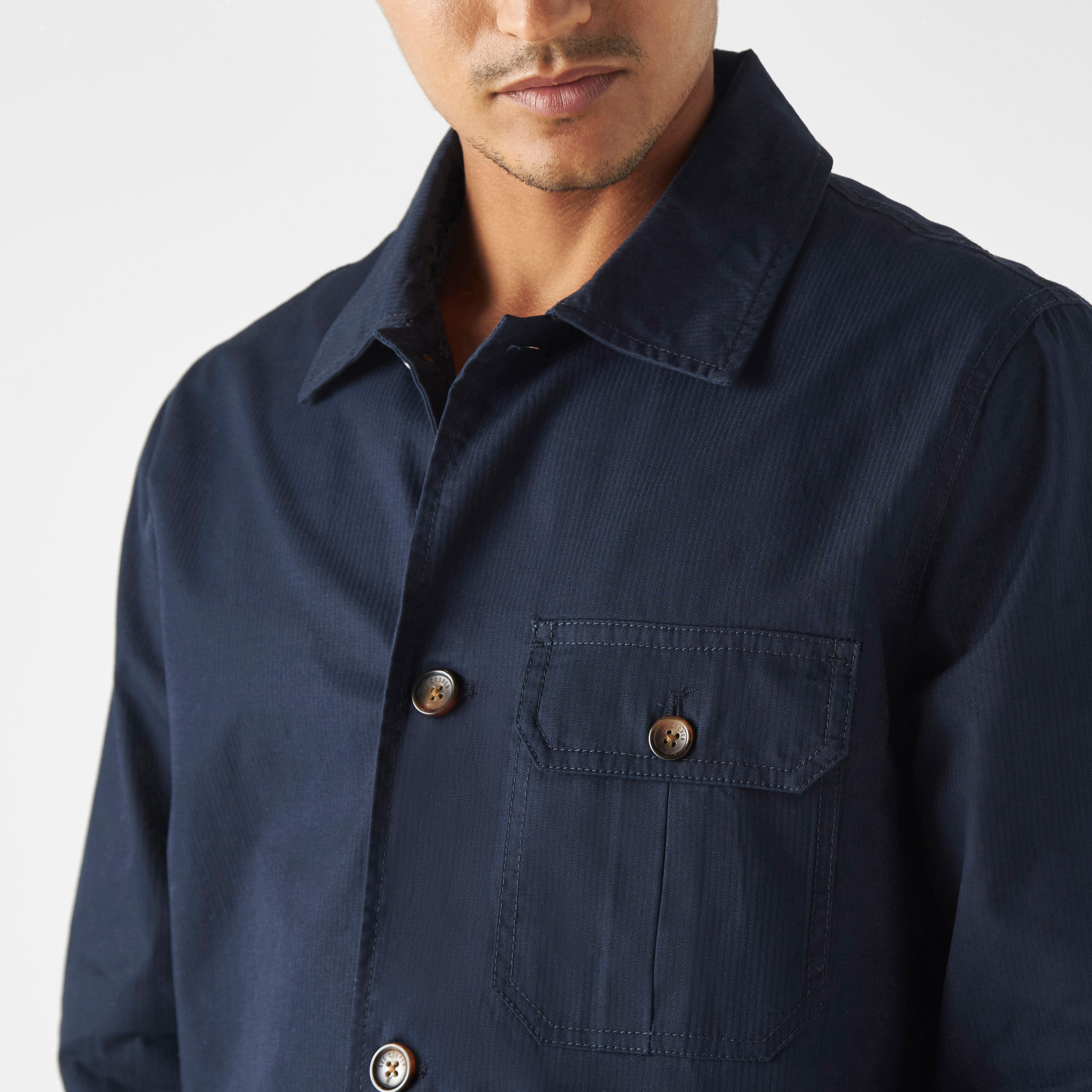 جاكيت خفيف مضلّع بأكمام طويلة وجيوب من لي كوبر-men-clothing-jacketsandblazers-jackets-image-4